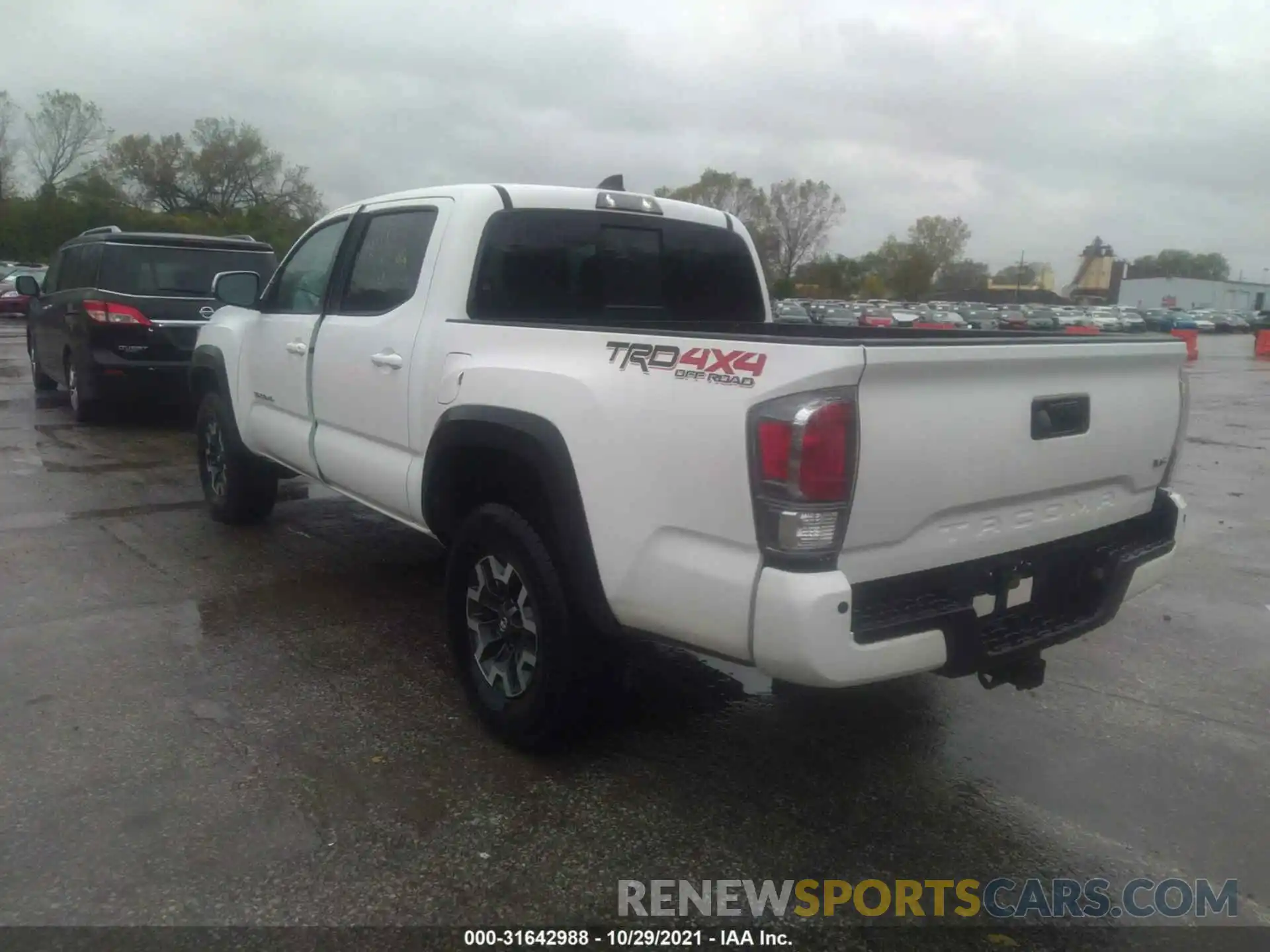 3 Photograph of a damaged car 5TFCZ5AN0MX269526 TOYOTA TACOMA 4WD 2021