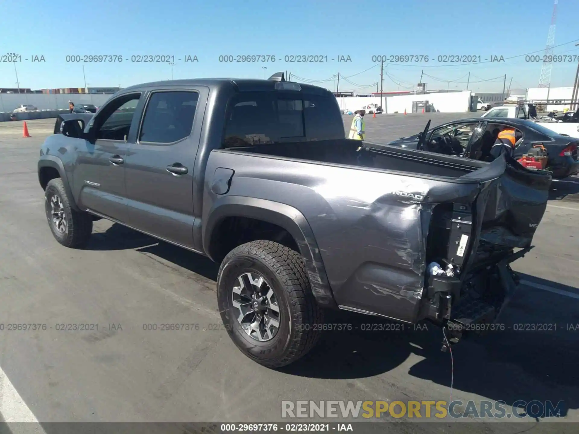 3 Фотография поврежденного автомобиля 5TFCZ5AN1MX258146 TOYOTA TACOMA 4WD 2021