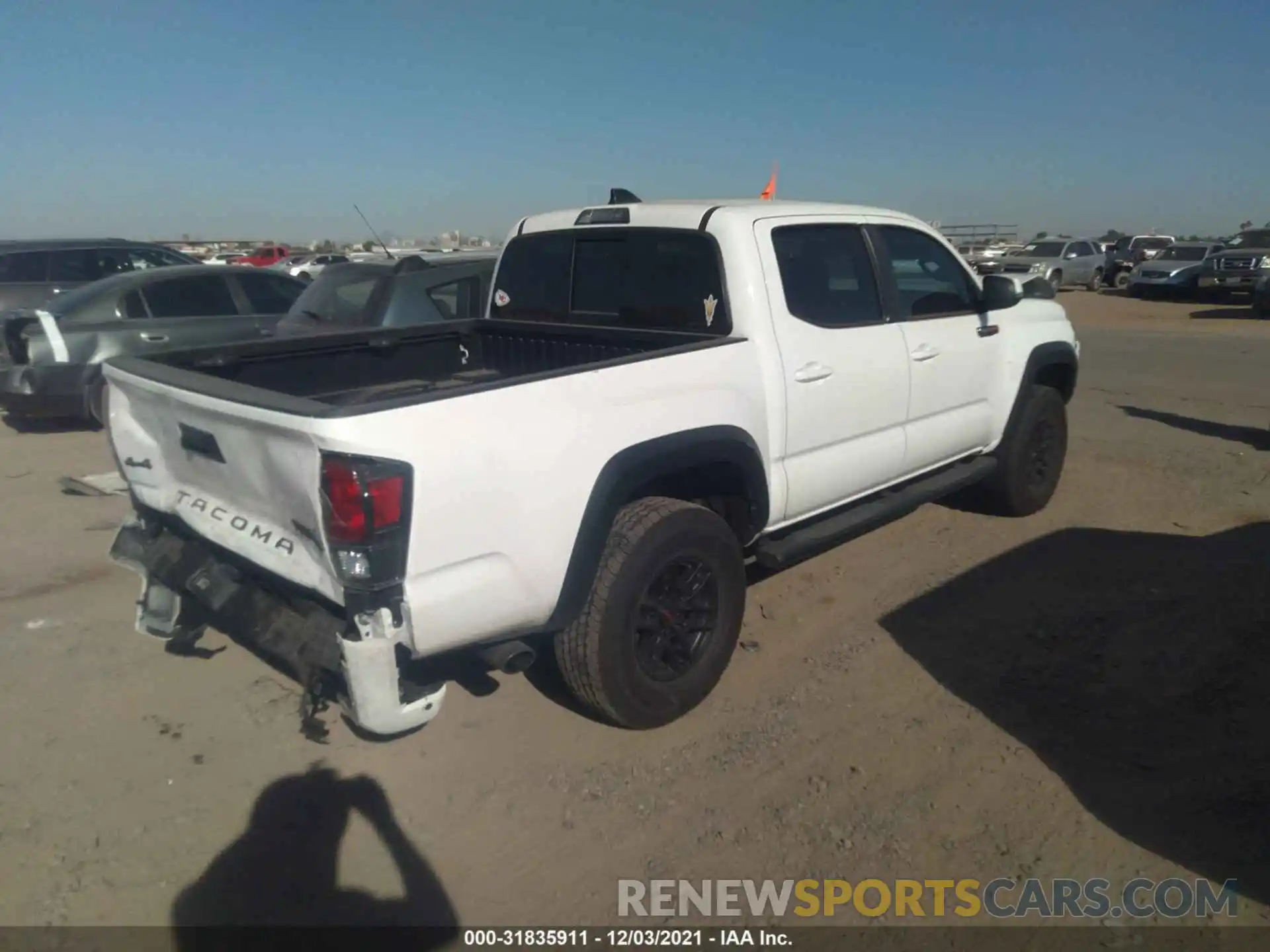 4 Фотография поврежденного автомобиля 5TFCZ5AN1MX264786 TOYOTA TACOMA 4WD 2021