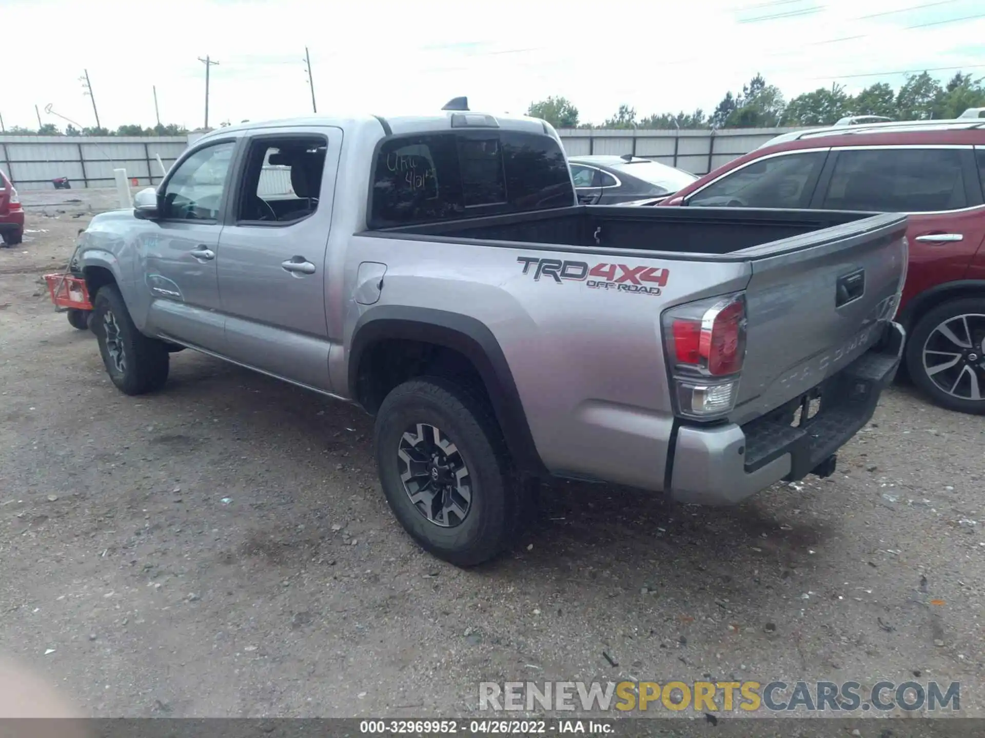 3 Photograph of a damaged car 5TFCZ5AN1MX268997 TOYOTA TACOMA 4WD 2021