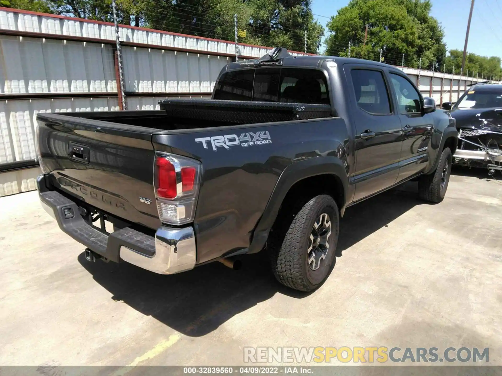 4 Фотография поврежденного автомобиля 5TFCZ5AN1MX271964 TOYOTA TACOMA 4WD 2021