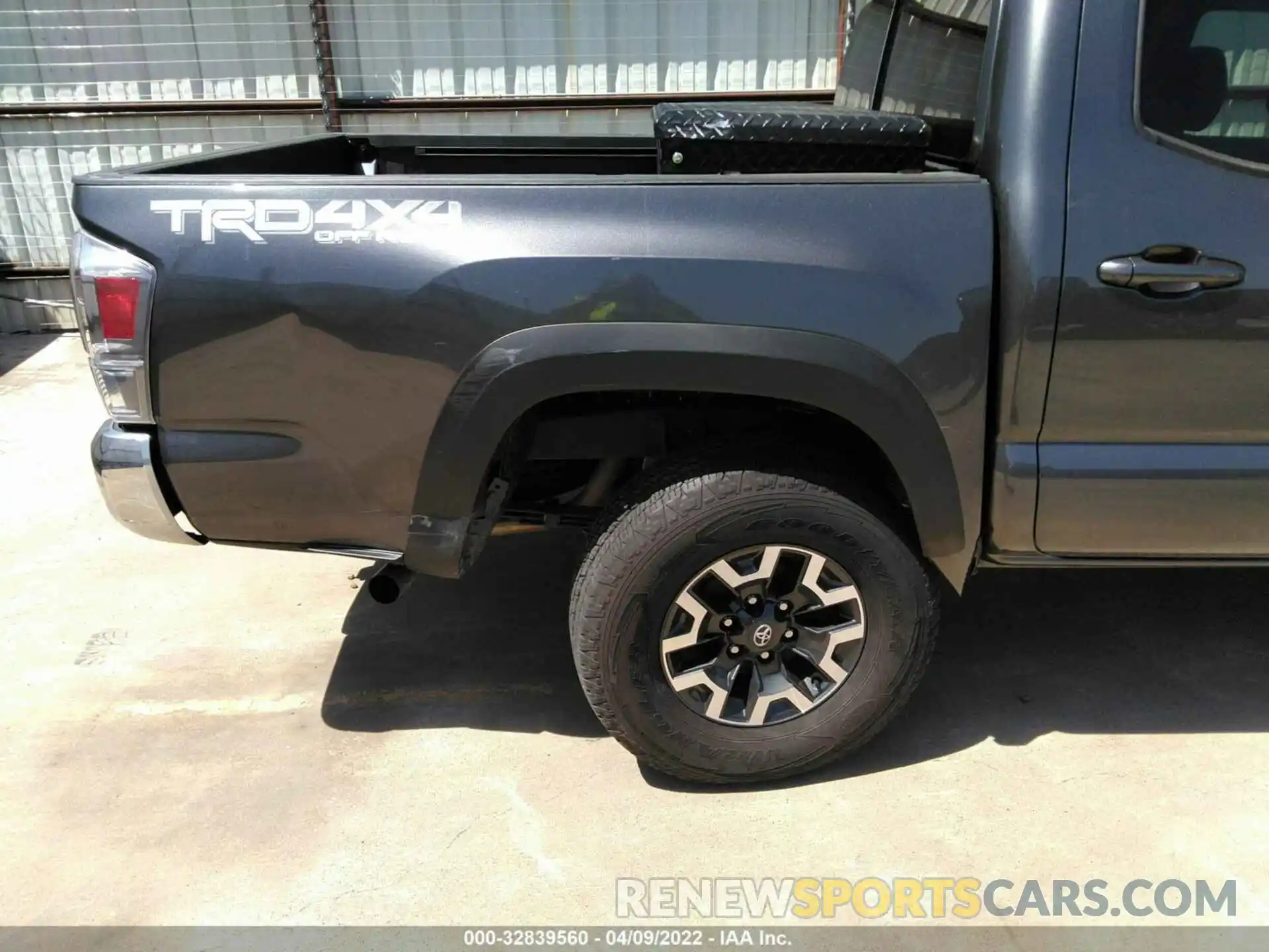 6 Фотография поврежденного автомобиля 5TFCZ5AN1MX271964 TOYOTA TACOMA 4WD 2021