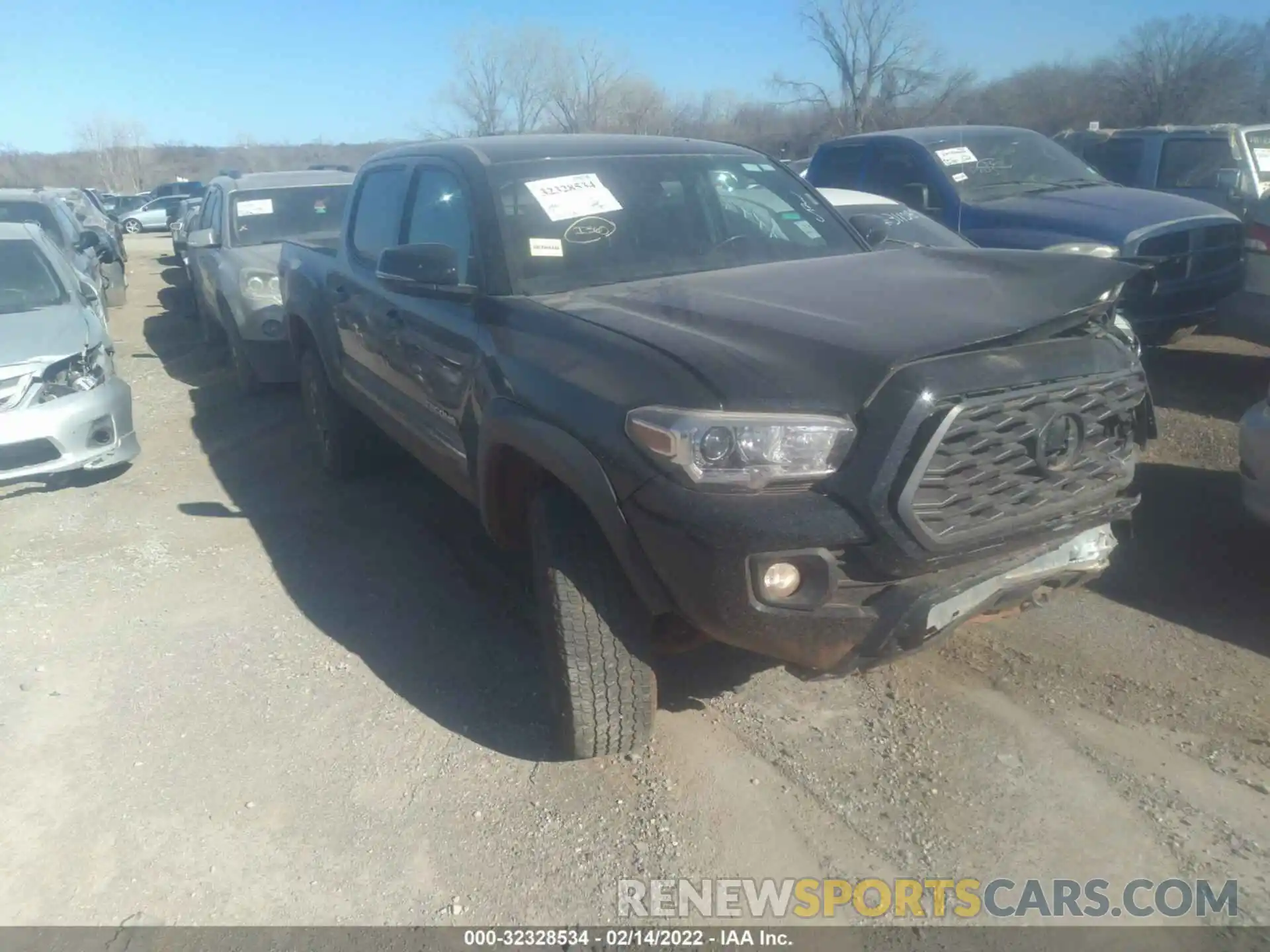 1 Photograph of a damaged car 5TFCZ5AN2MX258785 TOYOTA TACOMA 4WD 2021