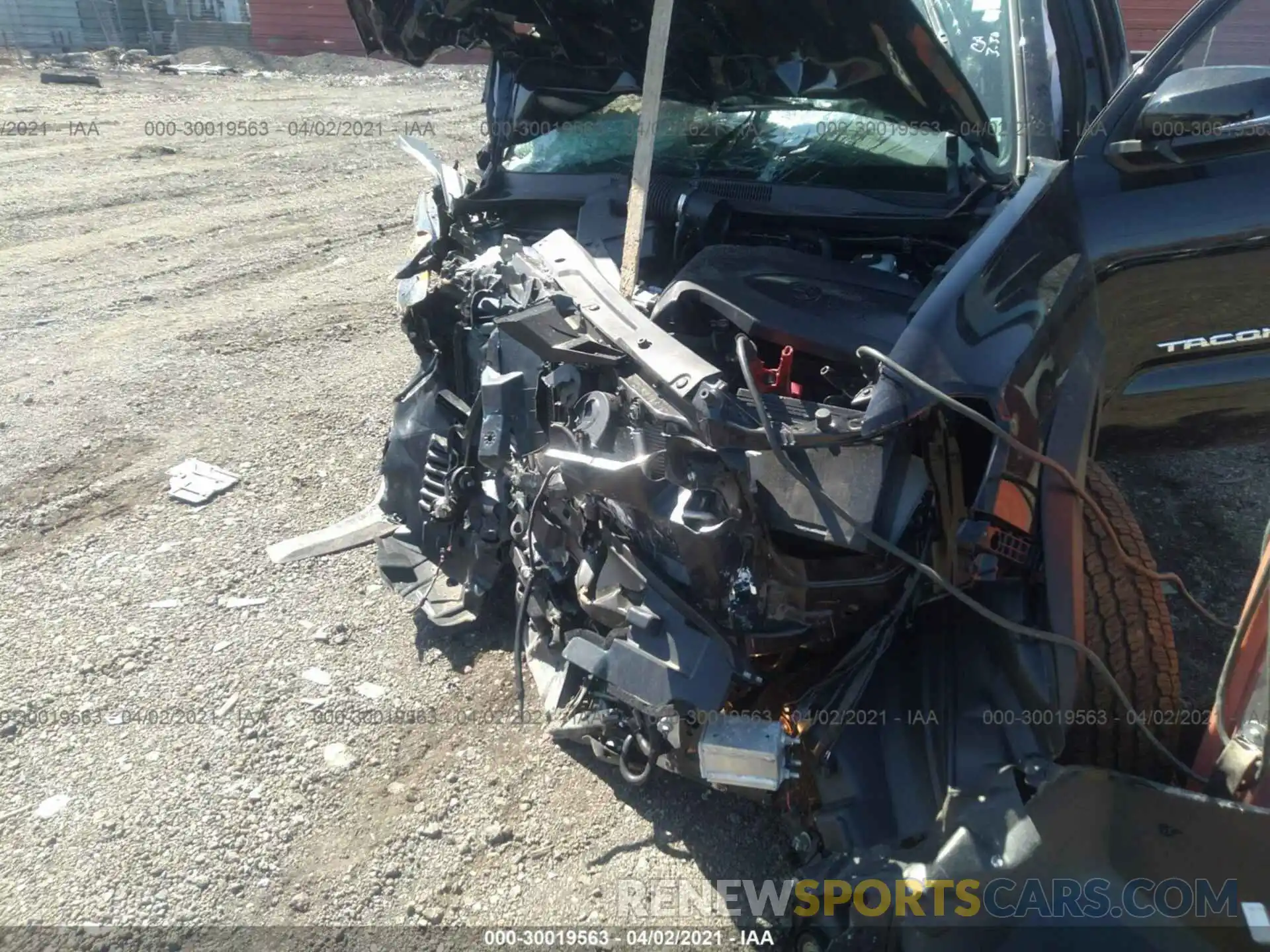 6 Фотография поврежденного автомобиля 5TFCZ5AN2MX258897 TOYOTA TACOMA 4WD 2021