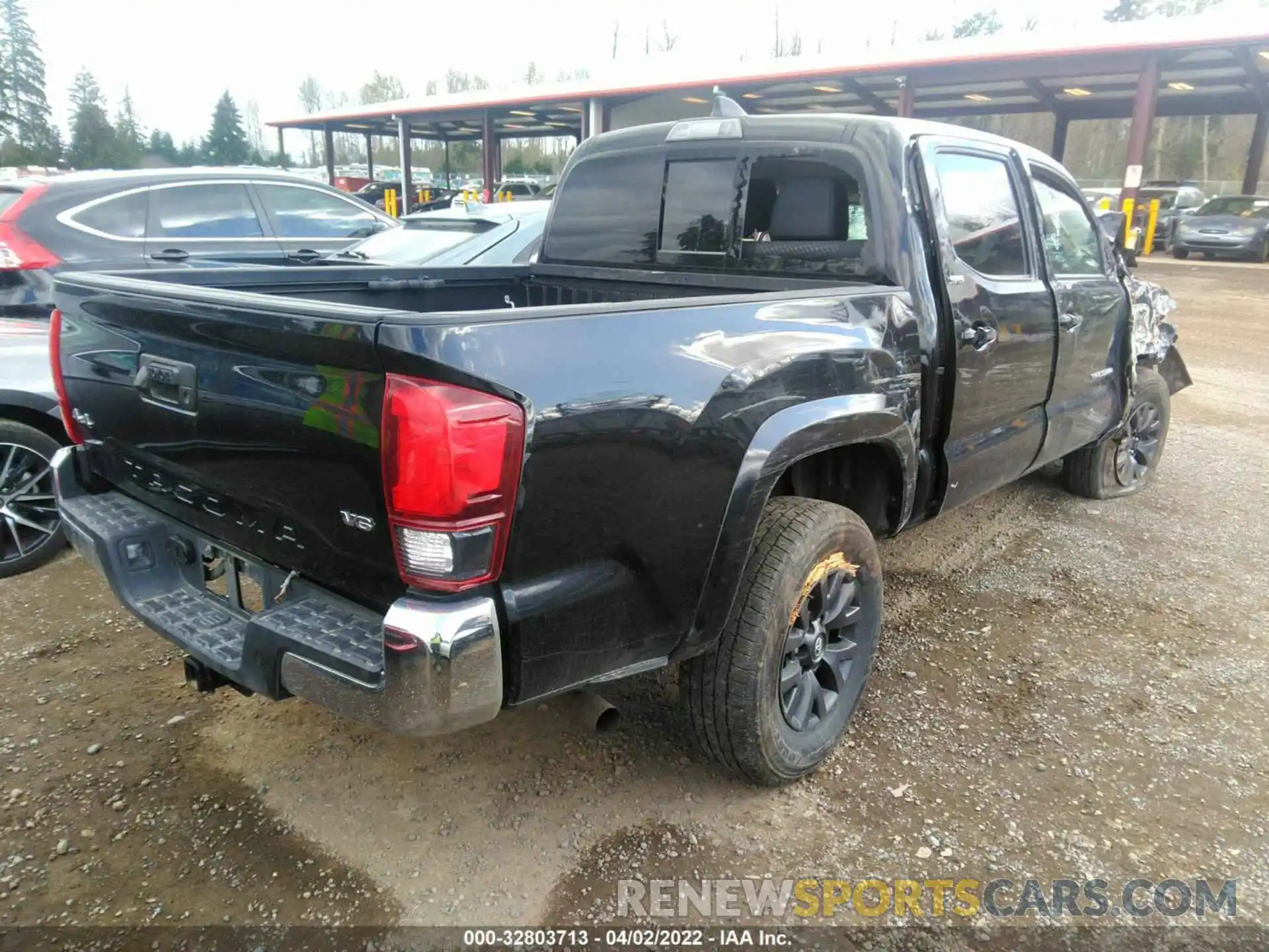 4 Фотография поврежденного автомобиля 5TFCZ5AN2MX264523 TOYOTA TACOMA 4WD 2021