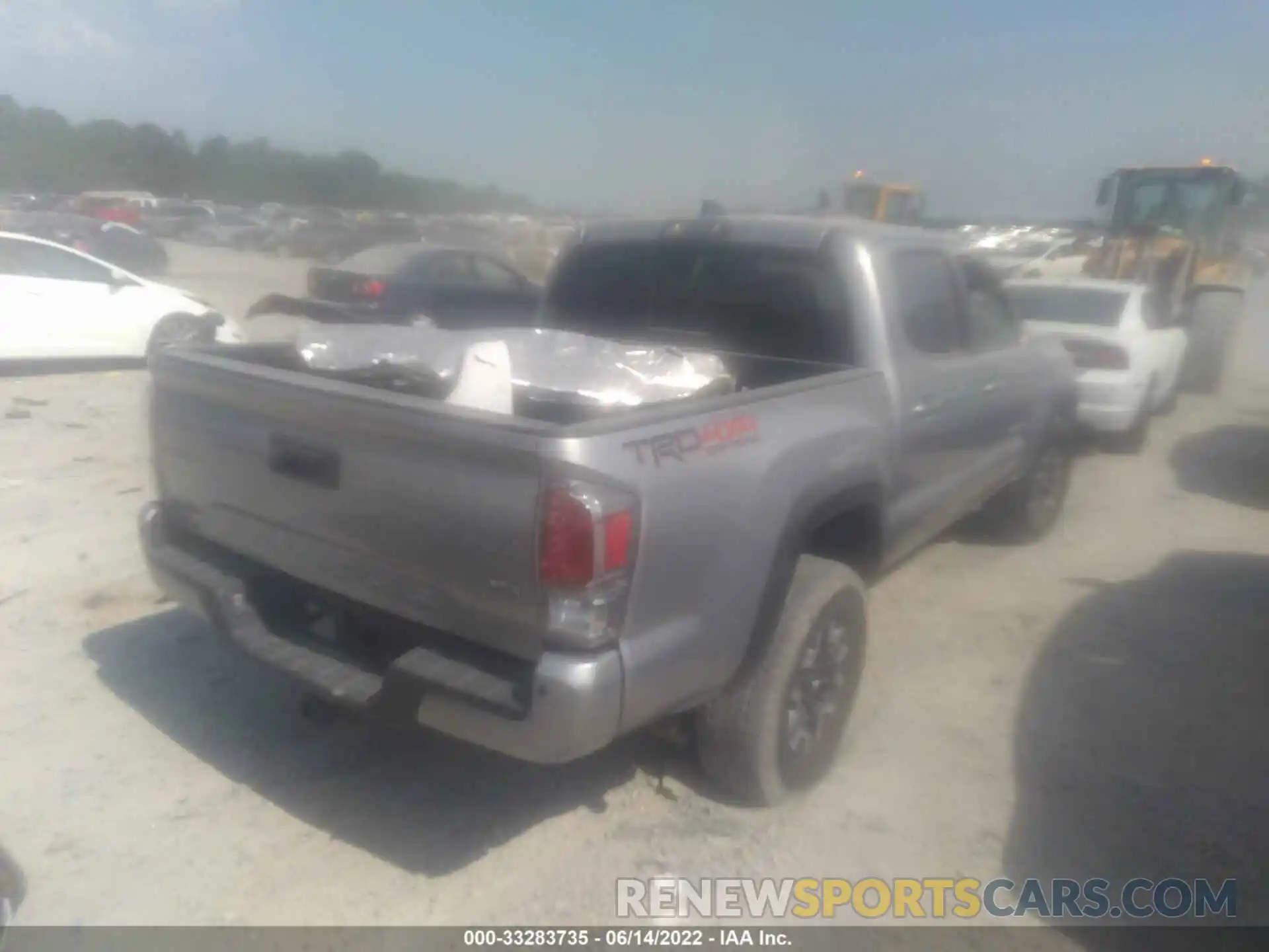 4 Фотография поврежденного автомобиля 5TFCZ5AN2MX268782 TOYOTA TACOMA 4WD 2021