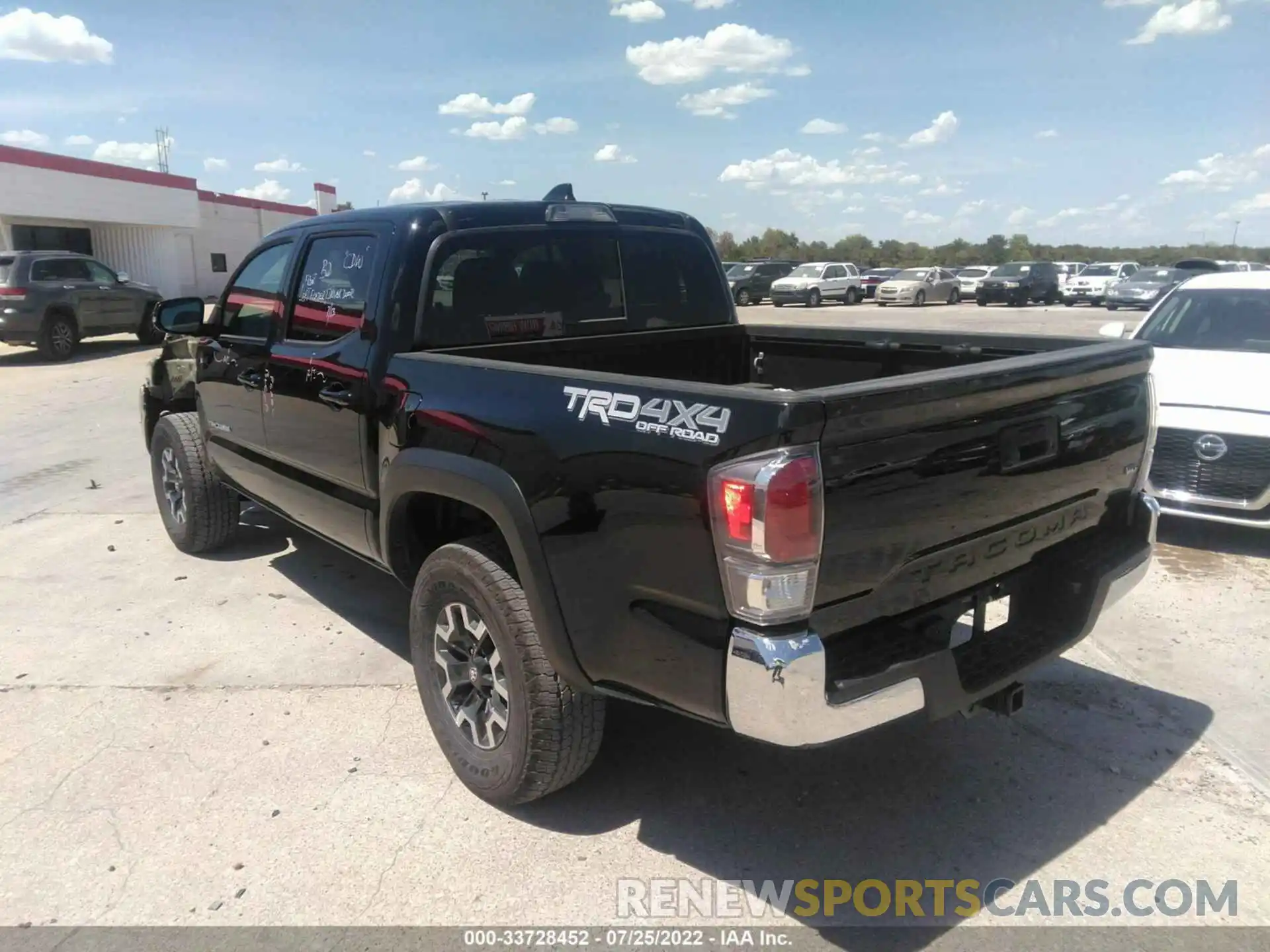 3 Photograph of a damaged car 5TFCZ5AN2MX276607 TOYOTA TACOMA 4WD 2021