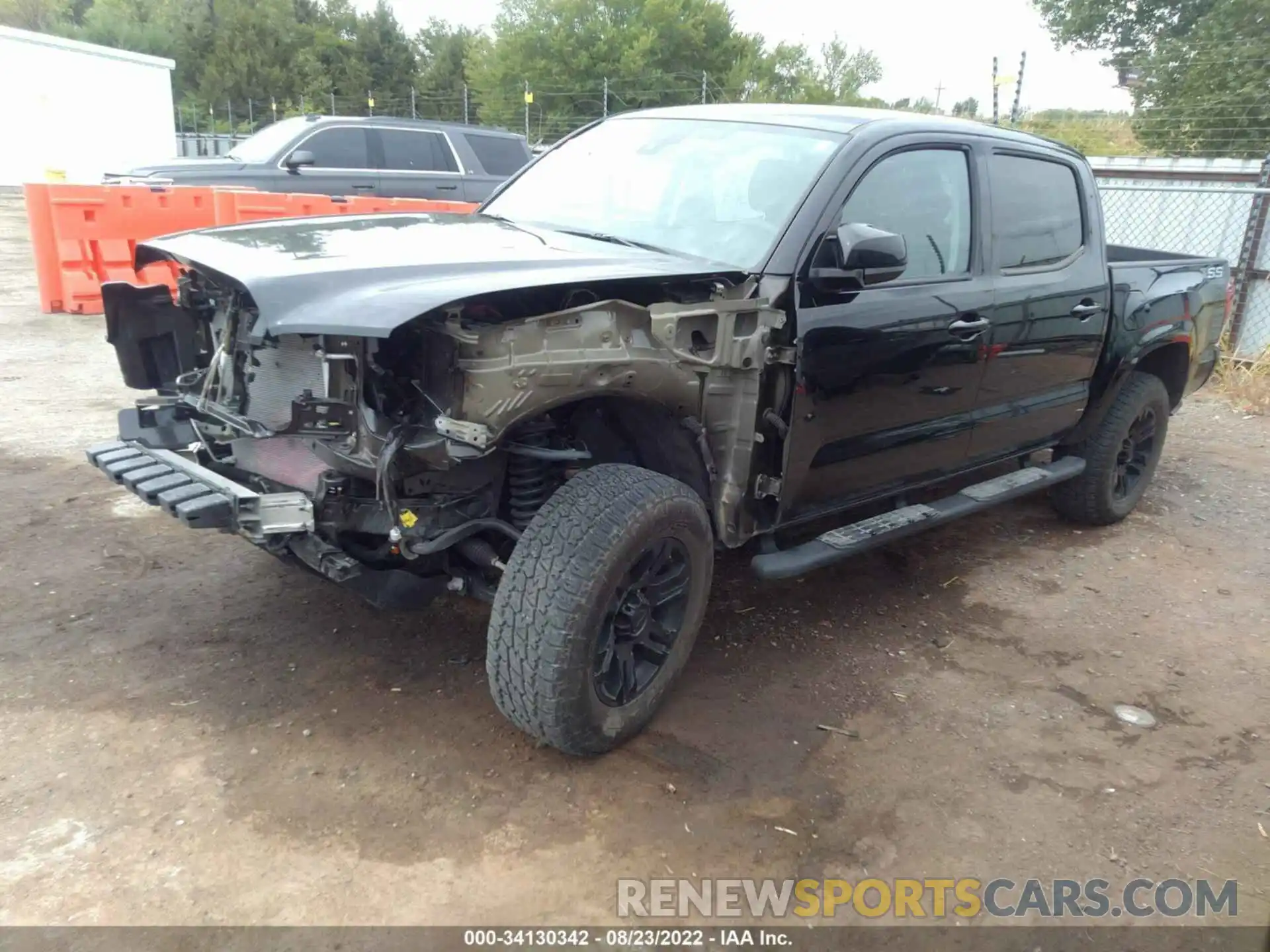 2 Фотография поврежденного автомобиля 5TFCZ5AN2MX282830 TOYOTA TACOMA 4WD 2021