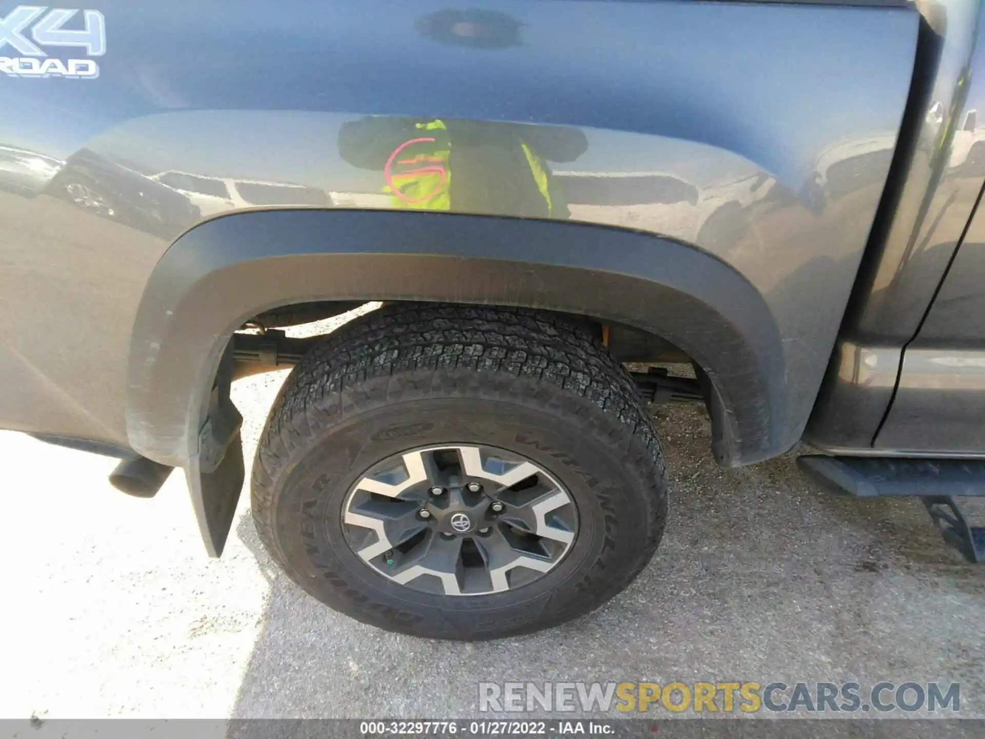 15 Photograph of a damaged car 5TFCZ5AN3MX245611 TOYOTA TACOMA 4WD 2021