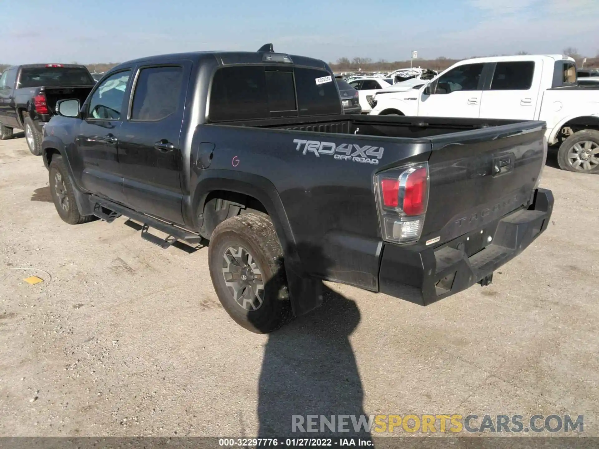 3 Photograph of a damaged car 5TFCZ5AN3MX245611 TOYOTA TACOMA 4WD 2021