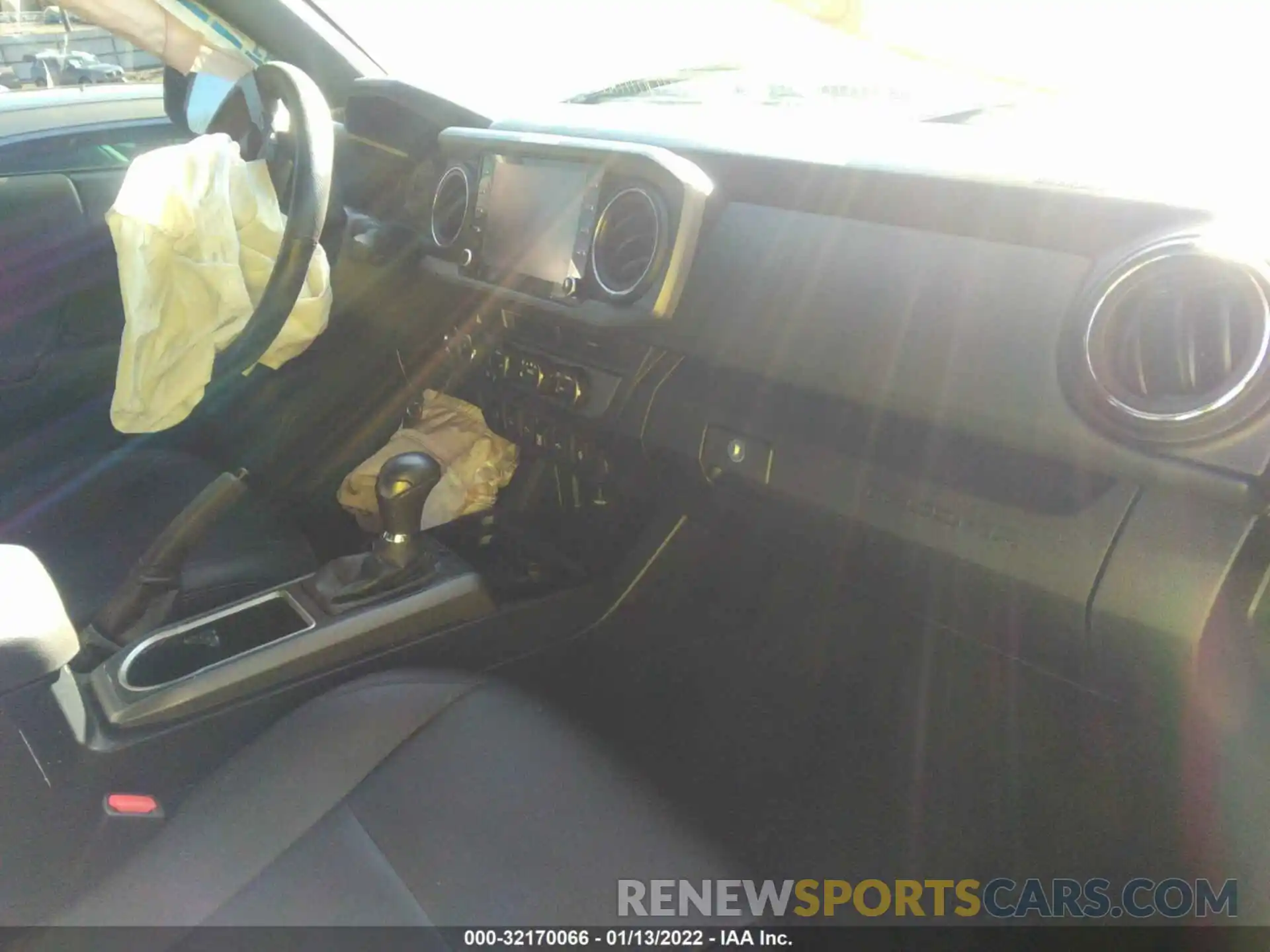 5 Photograph of a damaged car 5TFCZ5AN3MX248072 TOYOTA TACOMA 4WD 2021