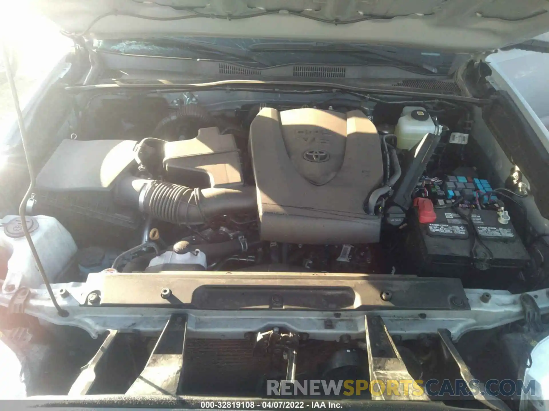 10 Photograph of a damaged car 5TFCZ5AN3MX254020 TOYOTA TACOMA 4WD 2021