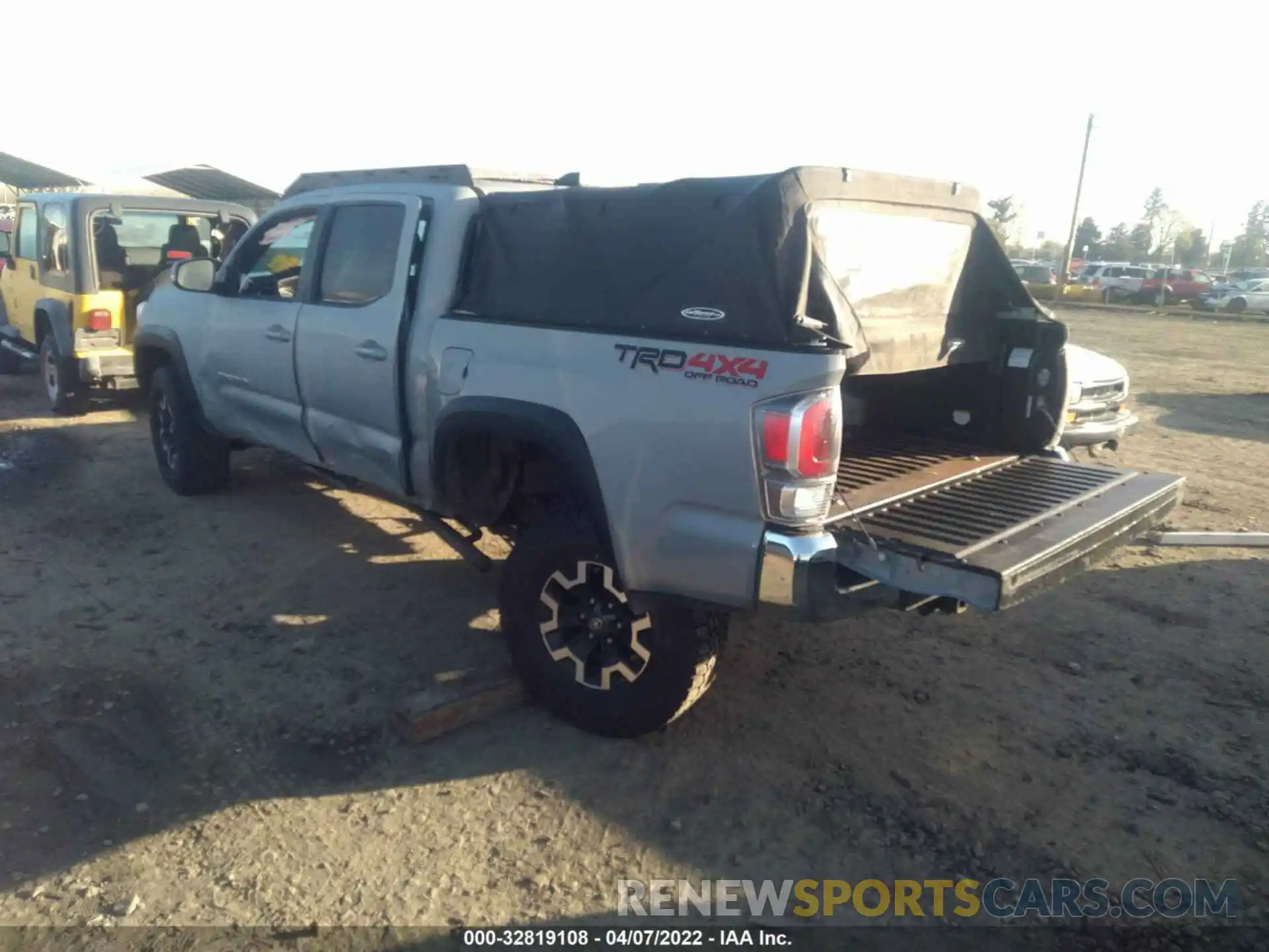 3 Photograph of a damaged car 5TFCZ5AN3MX254020 TOYOTA TACOMA 4WD 2021