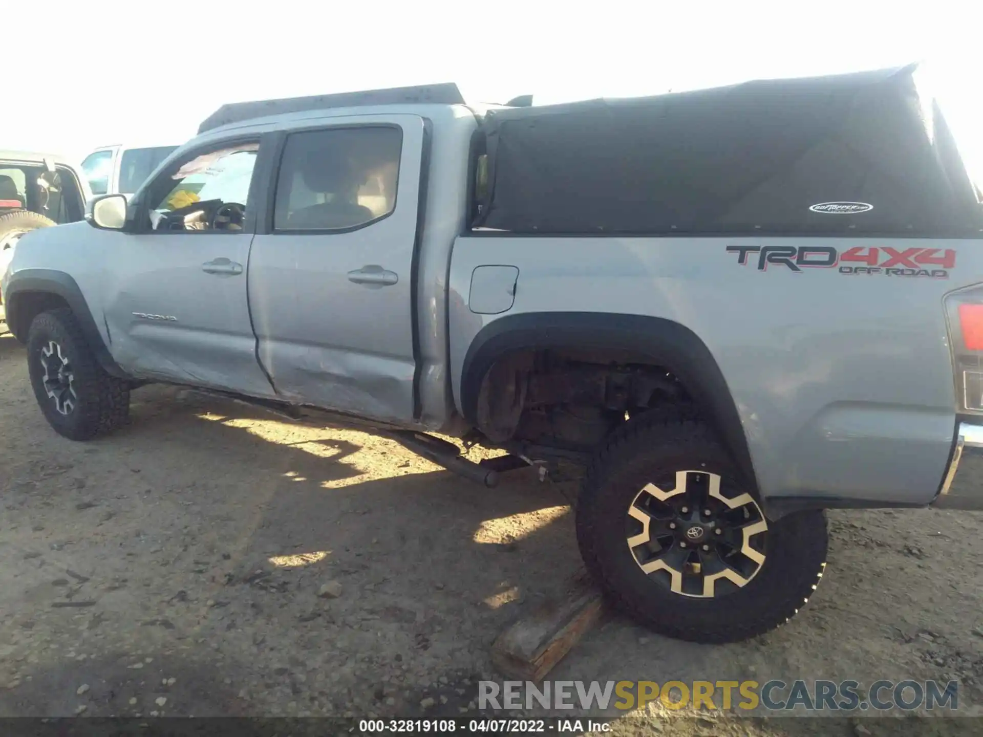 6 Photograph of a damaged car 5TFCZ5AN3MX254020 TOYOTA TACOMA 4WD 2021