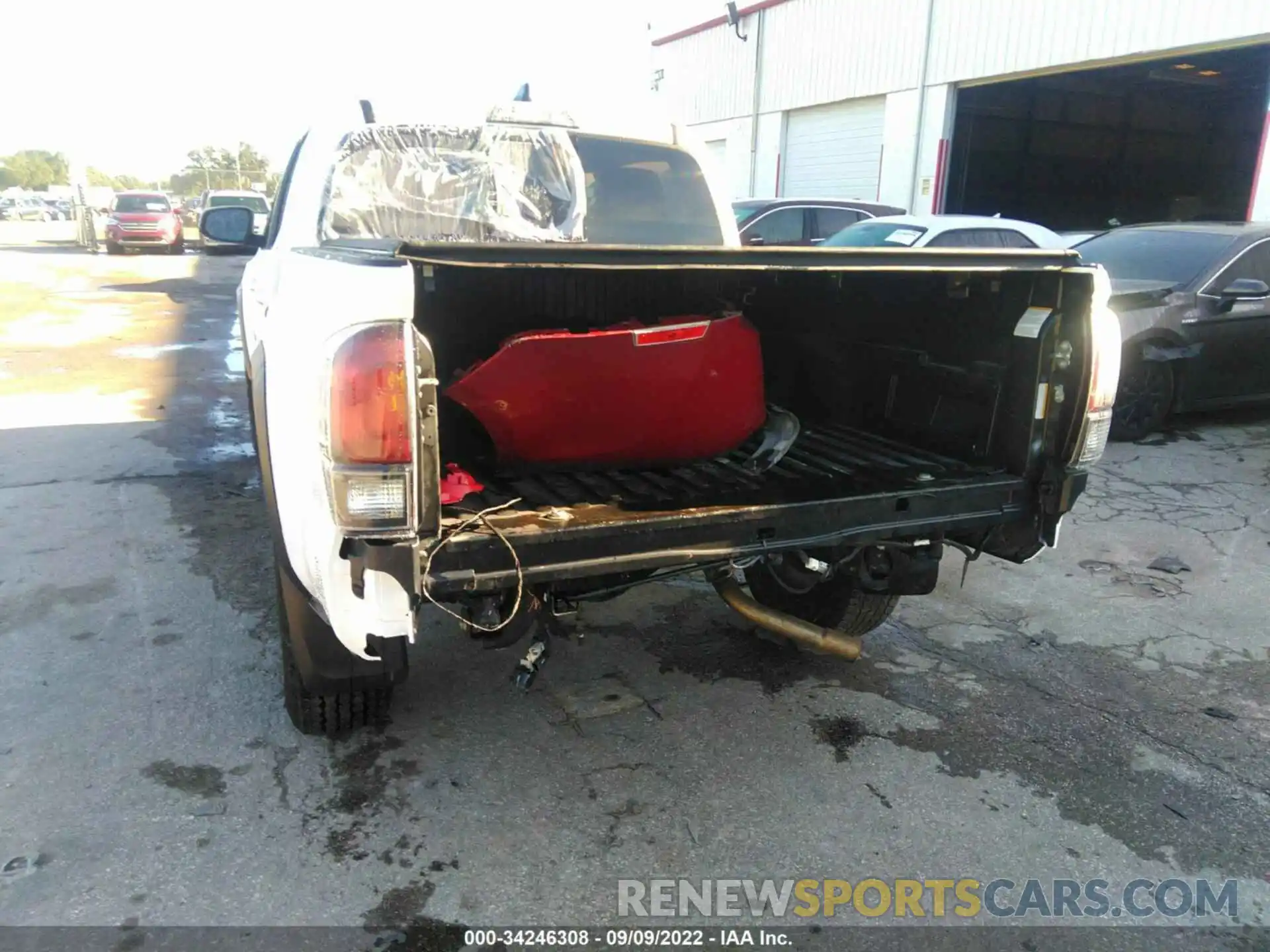 6 Фотография поврежденного автомобиля 5TFCZ5AN3MX259122 TOYOTA TACOMA 4WD 2021