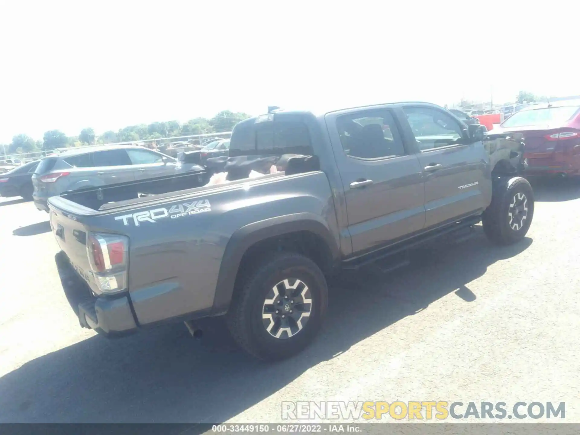 4 Фотография поврежденного автомобиля 5TFCZ5AN3MX262912 TOYOTA TACOMA 4WD 2021