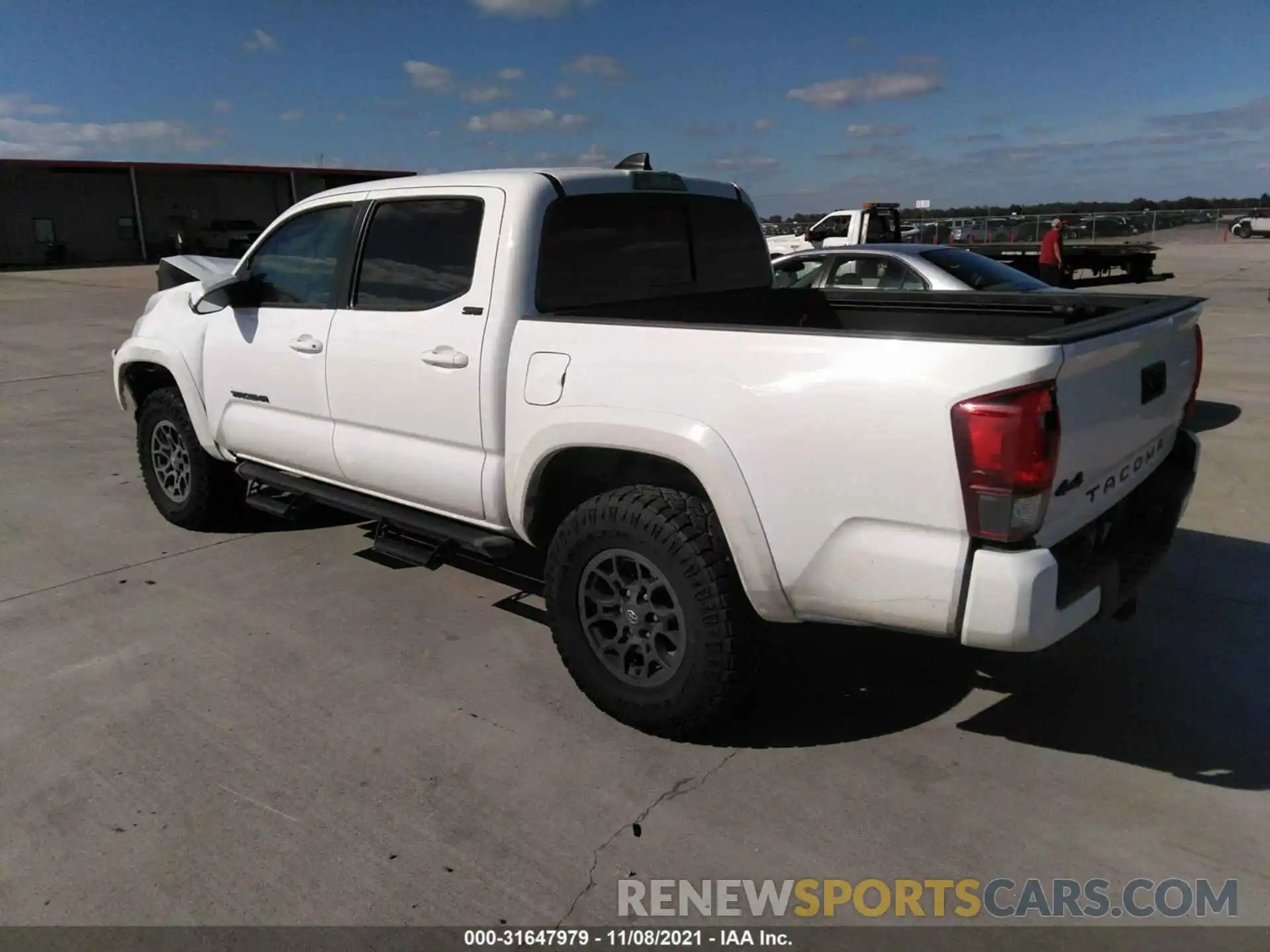 3 Photograph of a damaged car 5TFCZ5AN3MX266491 TOYOTA TACOMA 4WD 2021