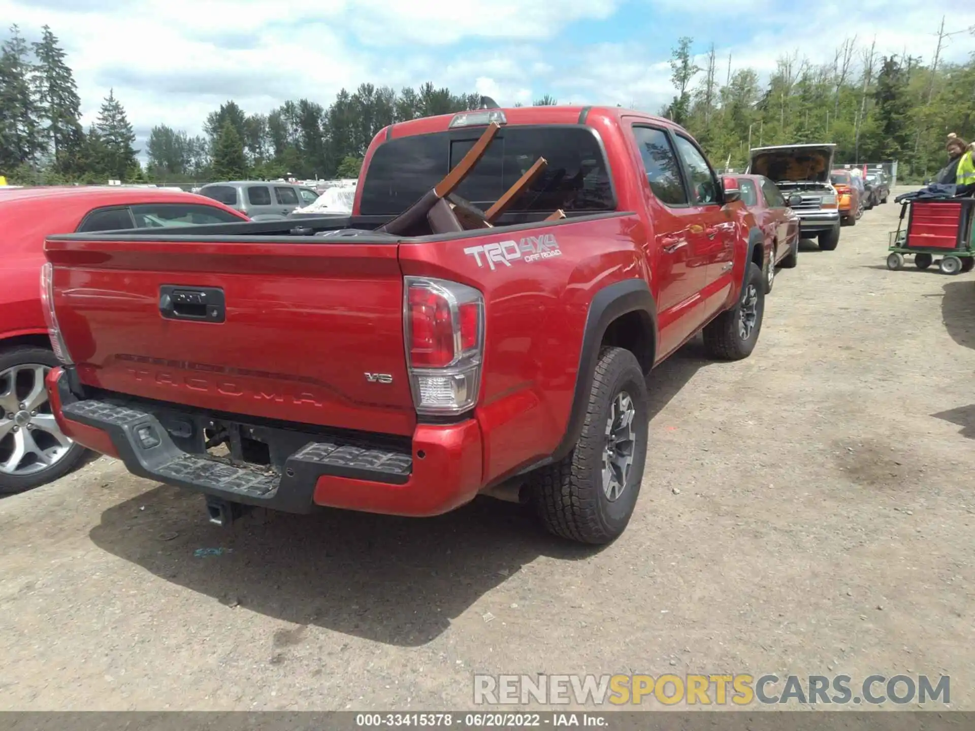 4 Фотография поврежденного автомобиля 5TFCZ5AN3MX267608 TOYOTA TACOMA 4WD 2021