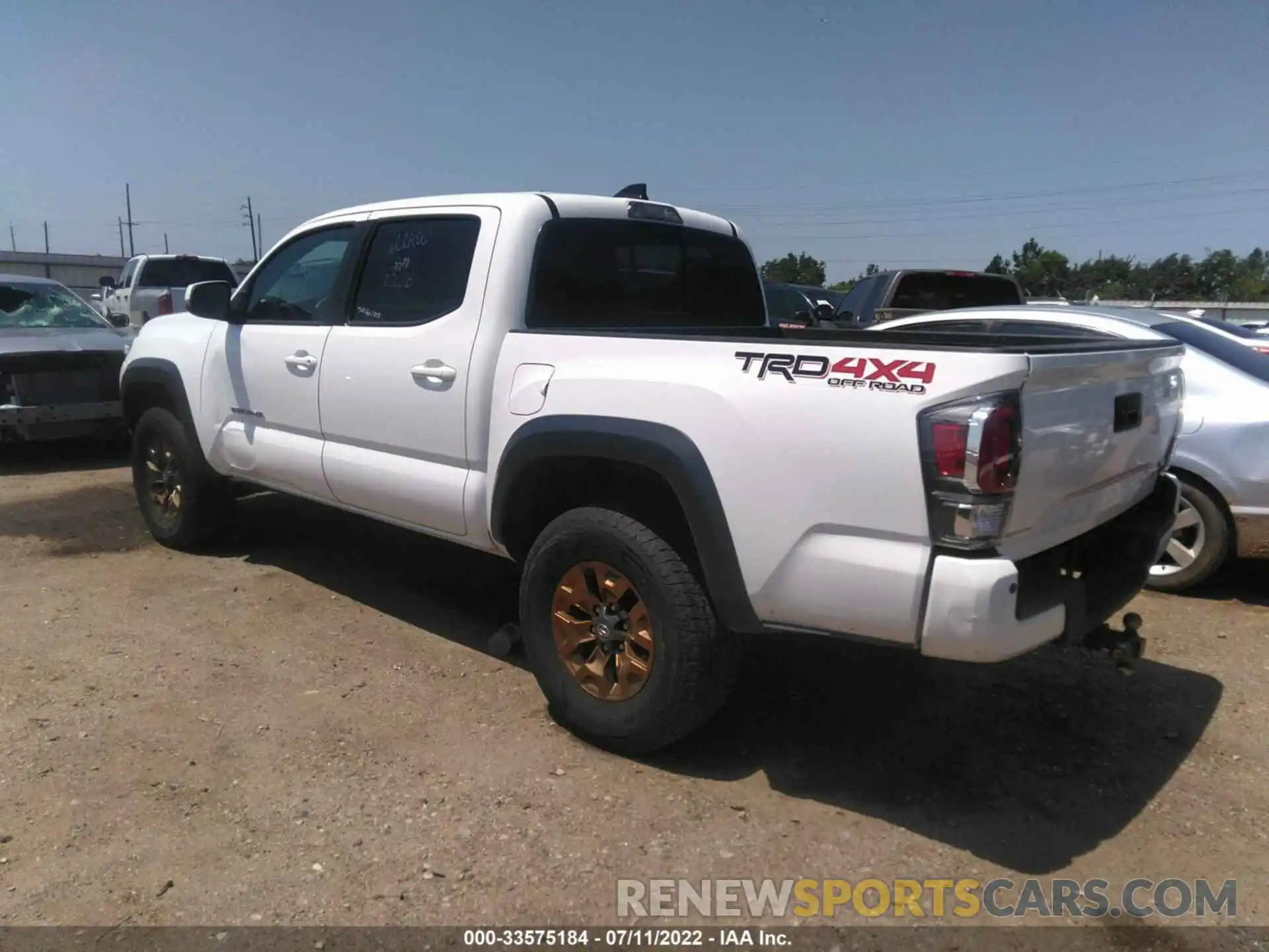 3 Photograph of a damaged car 5TFCZ5AN3MX272162 TOYOTA TACOMA 4WD 2021