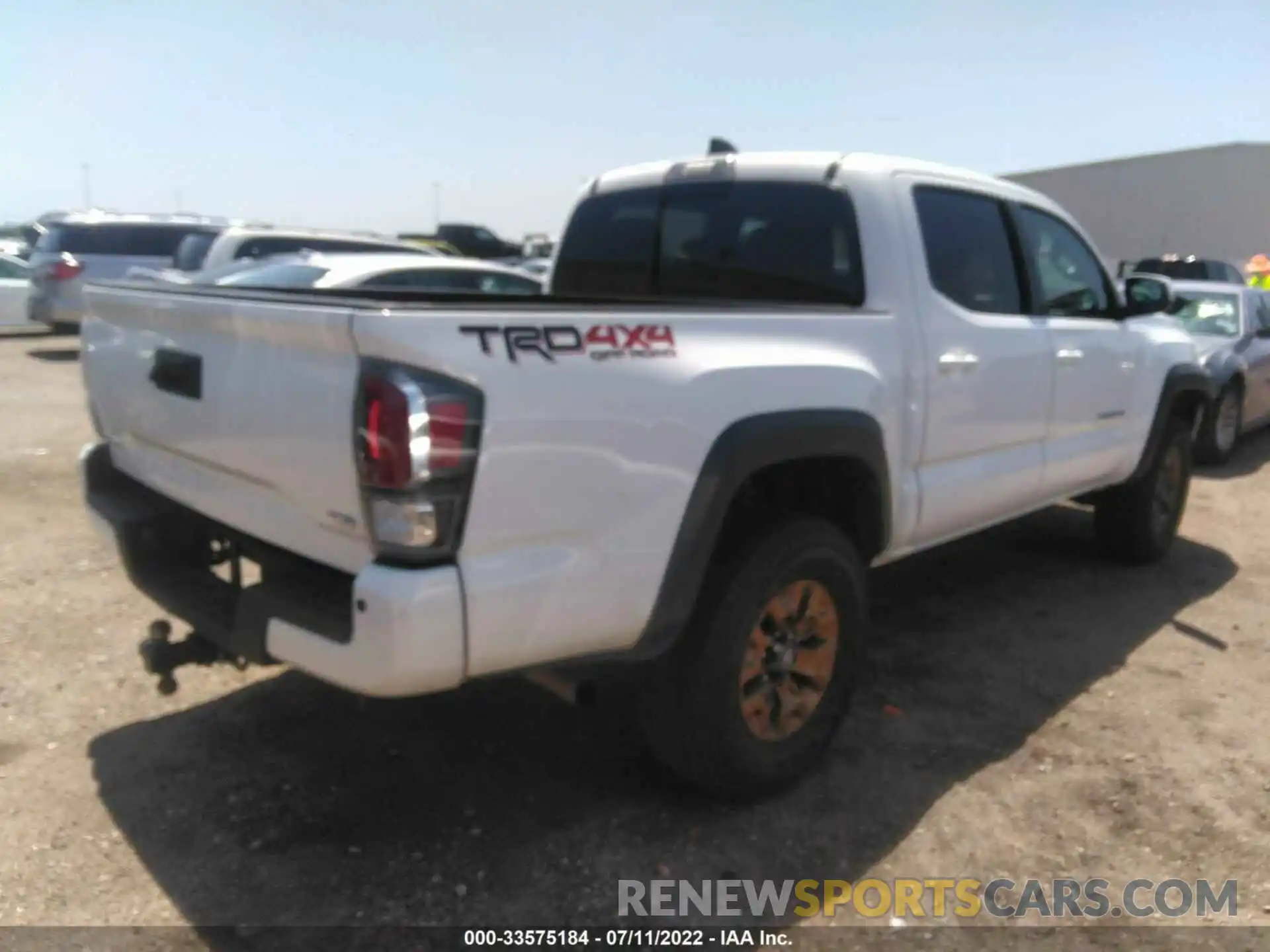 4 Фотография поврежденного автомобиля 5TFCZ5AN3MX272162 TOYOTA TACOMA 4WD 2021