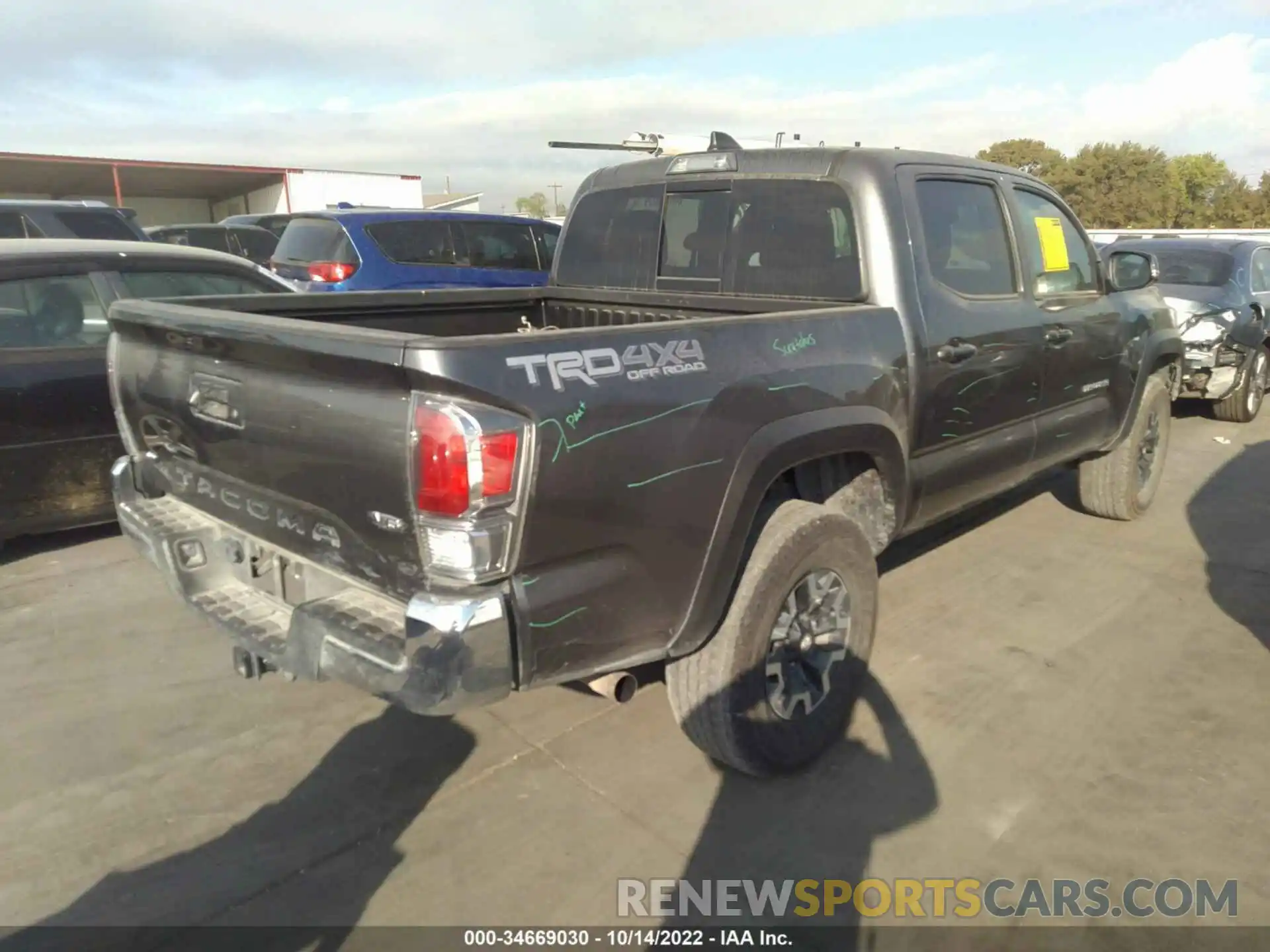 4 Photograph of a damaged car 5TFCZ5AN3MX272923 TOYOTA TACOMA 4WD 2021