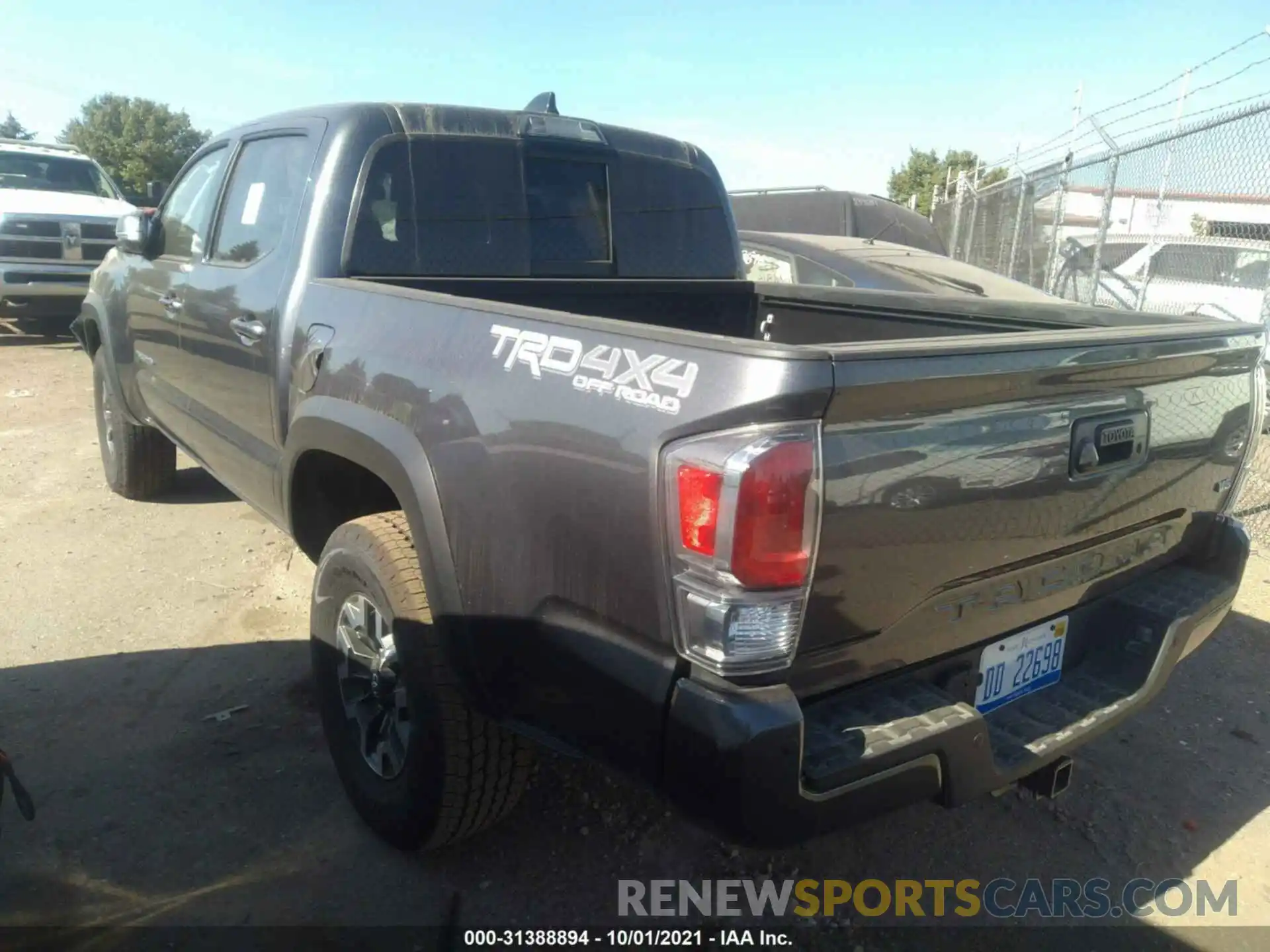 3 Фотография поврежденного автомобиля 5TFCZ5AN3MX273103 TOYOTA TACOMA 4WD 2021