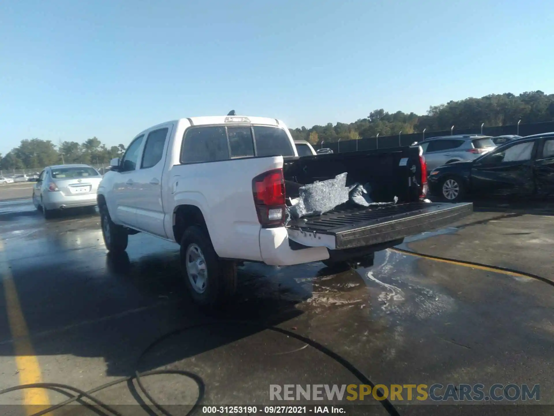 3 Photograph of a damaged car 5TFCZ5AN3MX274686 TOYOTA TACOMA 4WD 2021