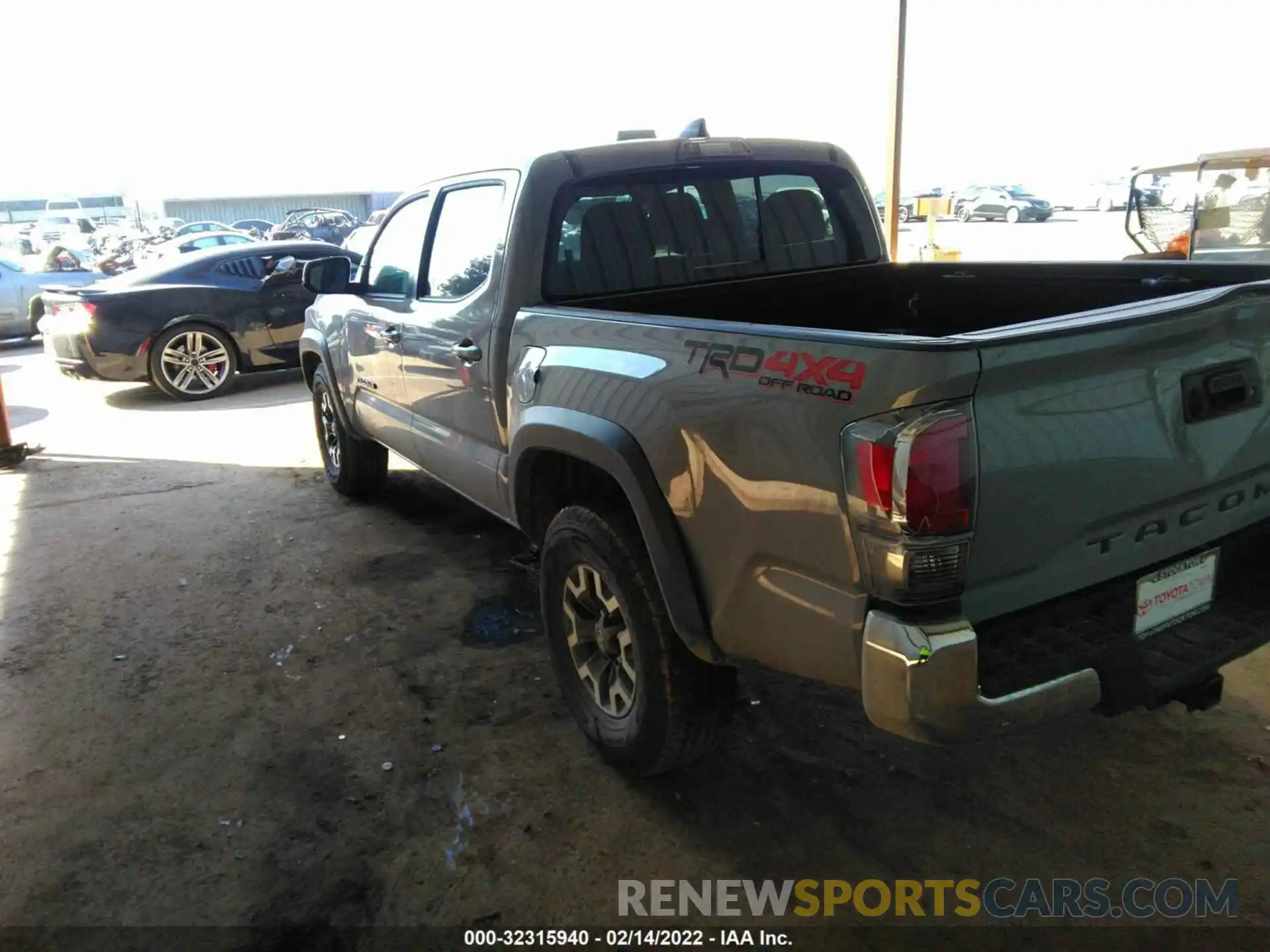 3 Photograph of a damaged car 5TFCZ5AN3MX281086 TOYOTA TACOMA 4WD 2021