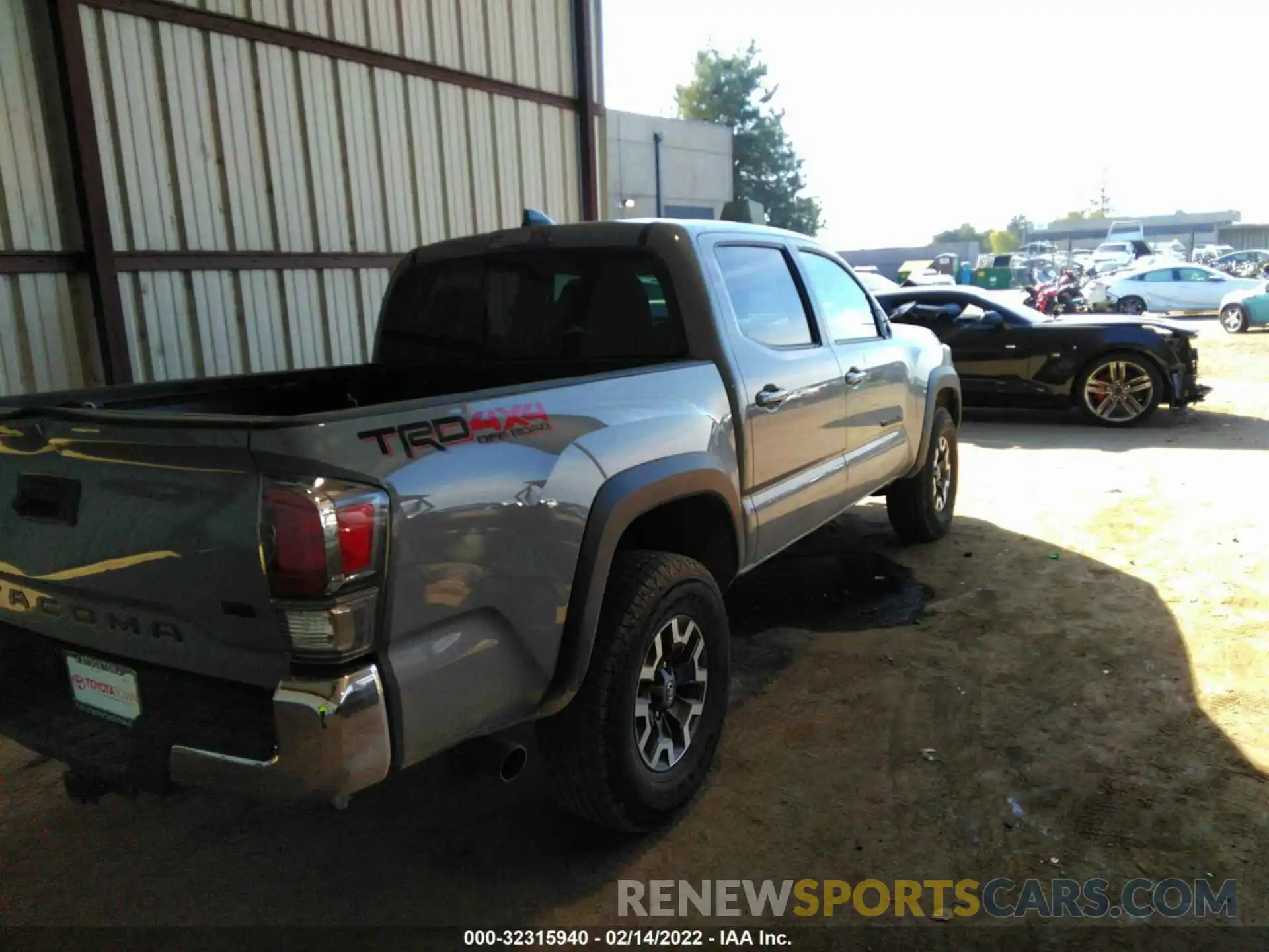 4 Фотография поврежденного автомобиля 5TFCZ5AN3MX281086 TOYOTA TACOMA 4WD 2021