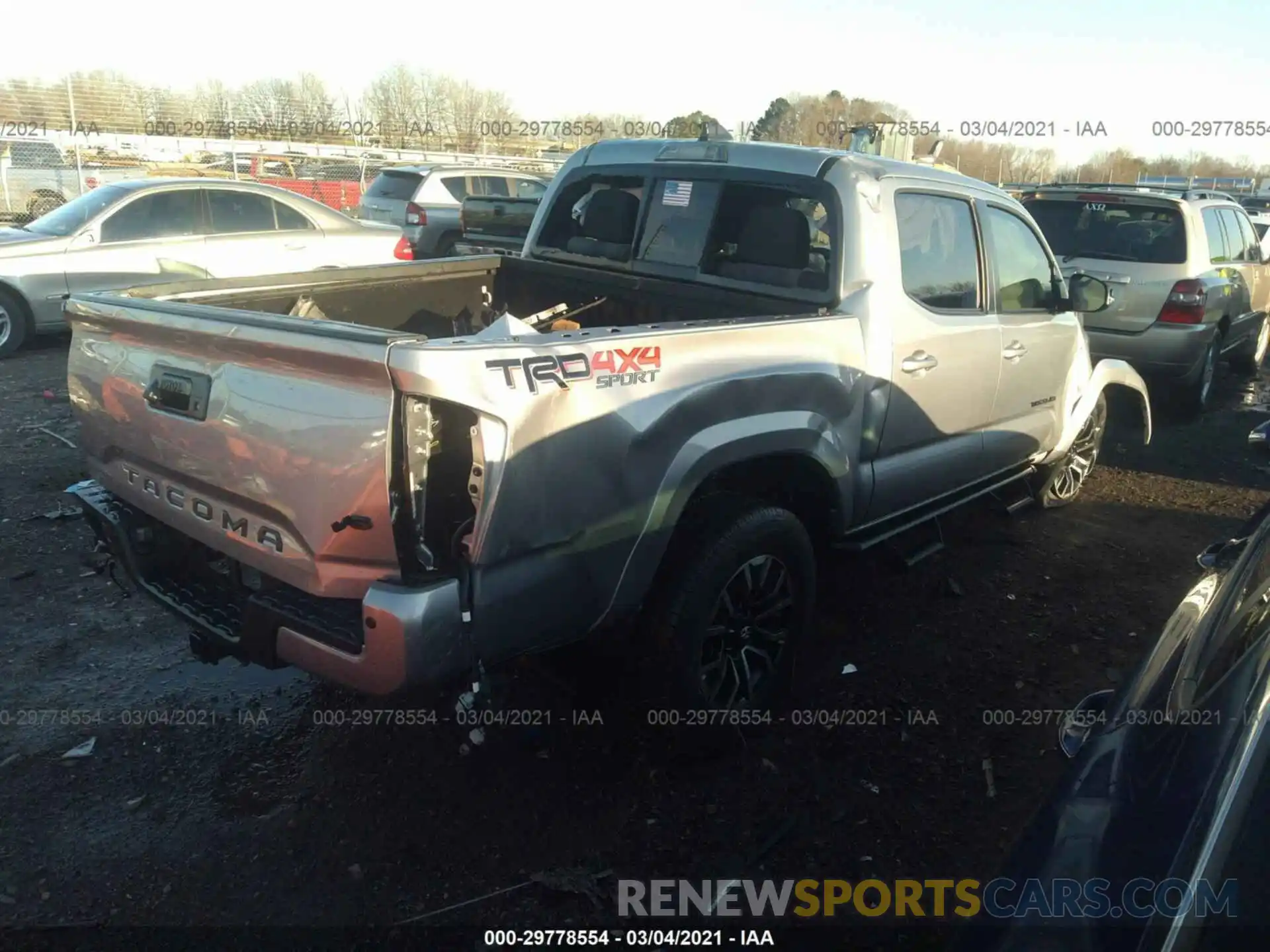 4 Фотография поврежденного автомобиля 5TFCZ5AN4MX251398 TOYOTA TACOMA 4WD 2021