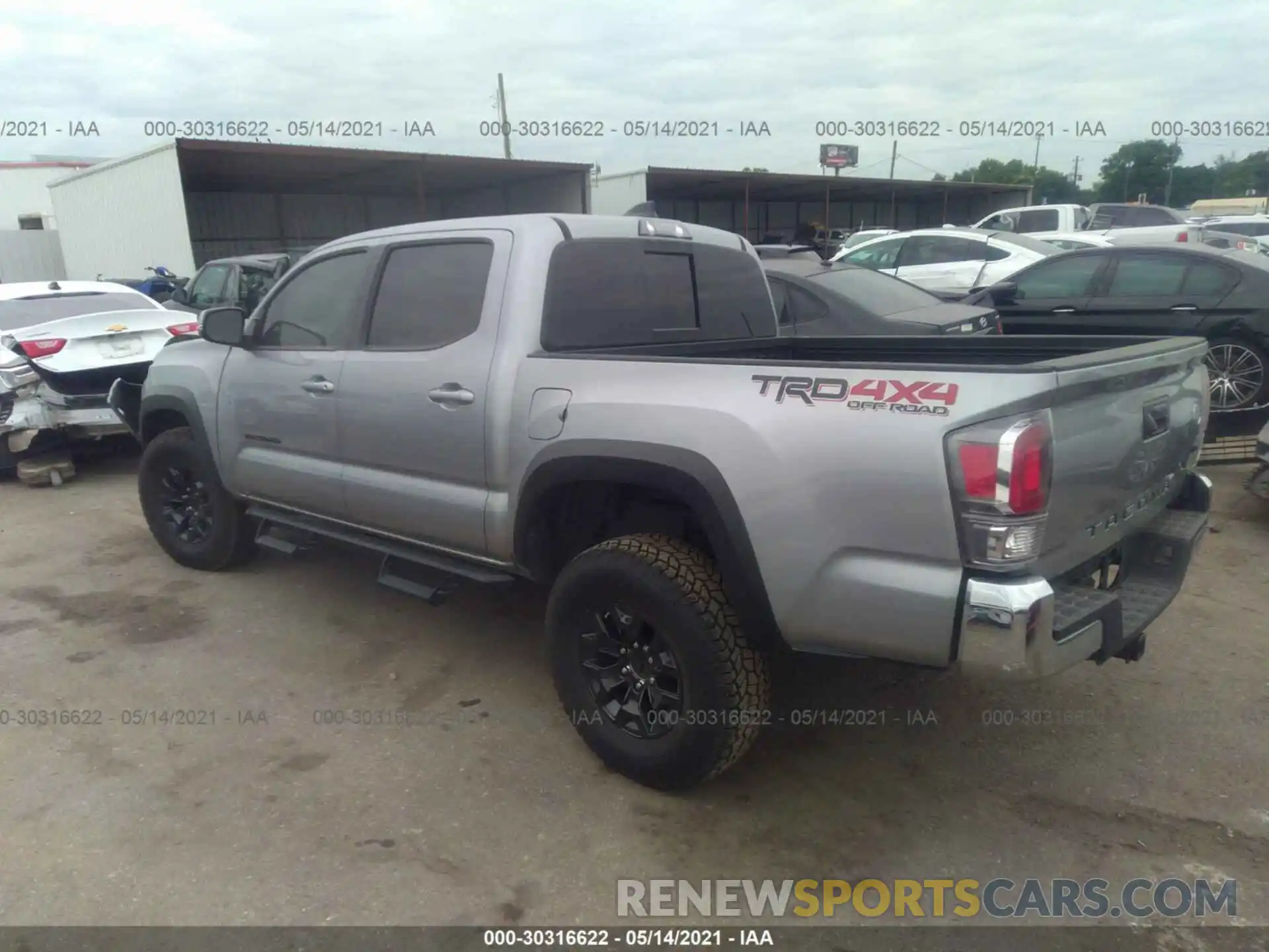 3 Photograph of a damaged car 5TFCZ5AN4MX251515 TOYOTA TACOMA 4WD 2021