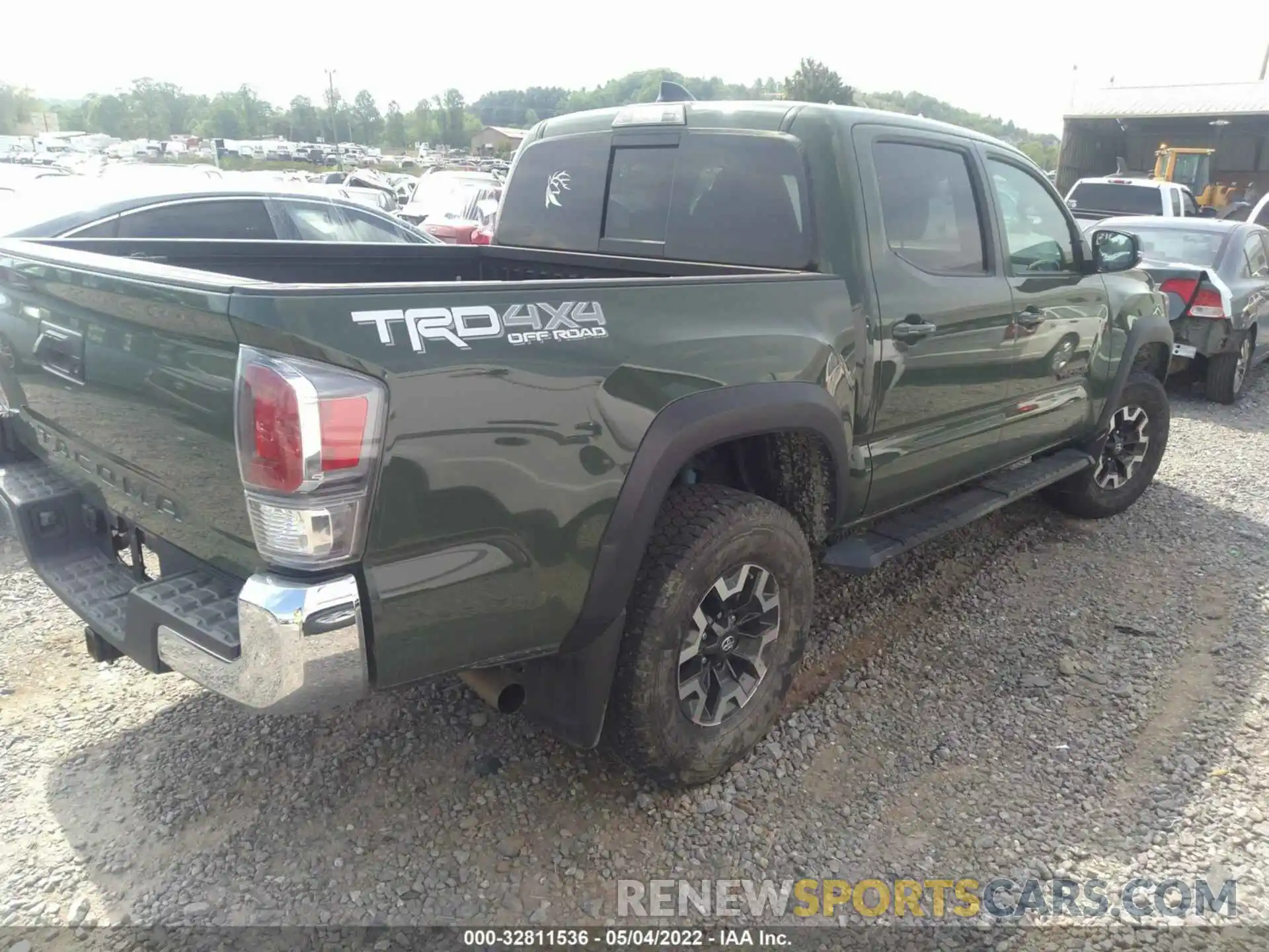 4 Фотография поврежденного автомобиля 5TFCZ5AN4MX256116 TOYOTA TACOMA 4WD 2021