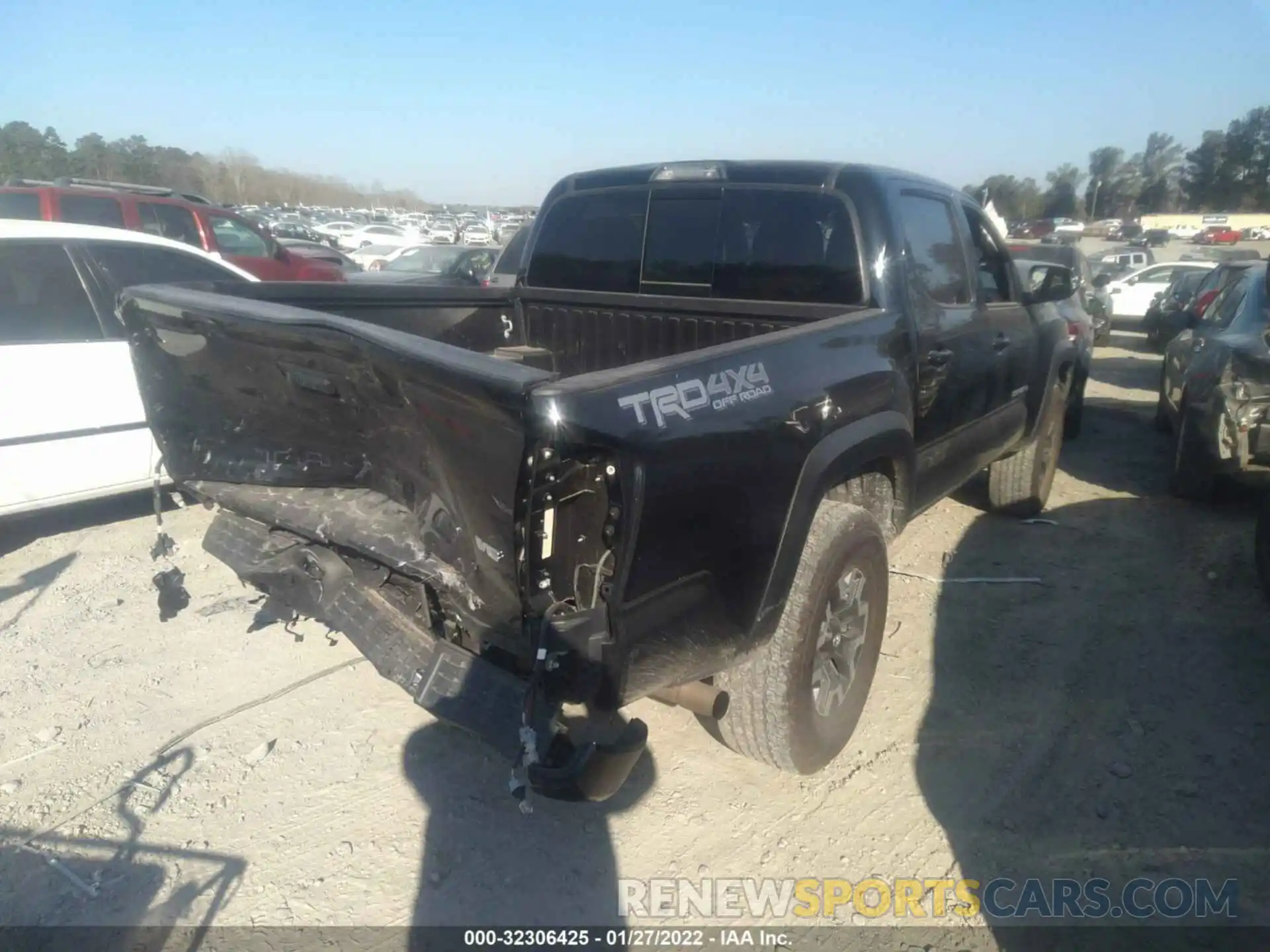 4 Фотография поврежденного автомобиля 5TFCZ5AN4MX264622 TOYOTA TACOMA 4WD 2021