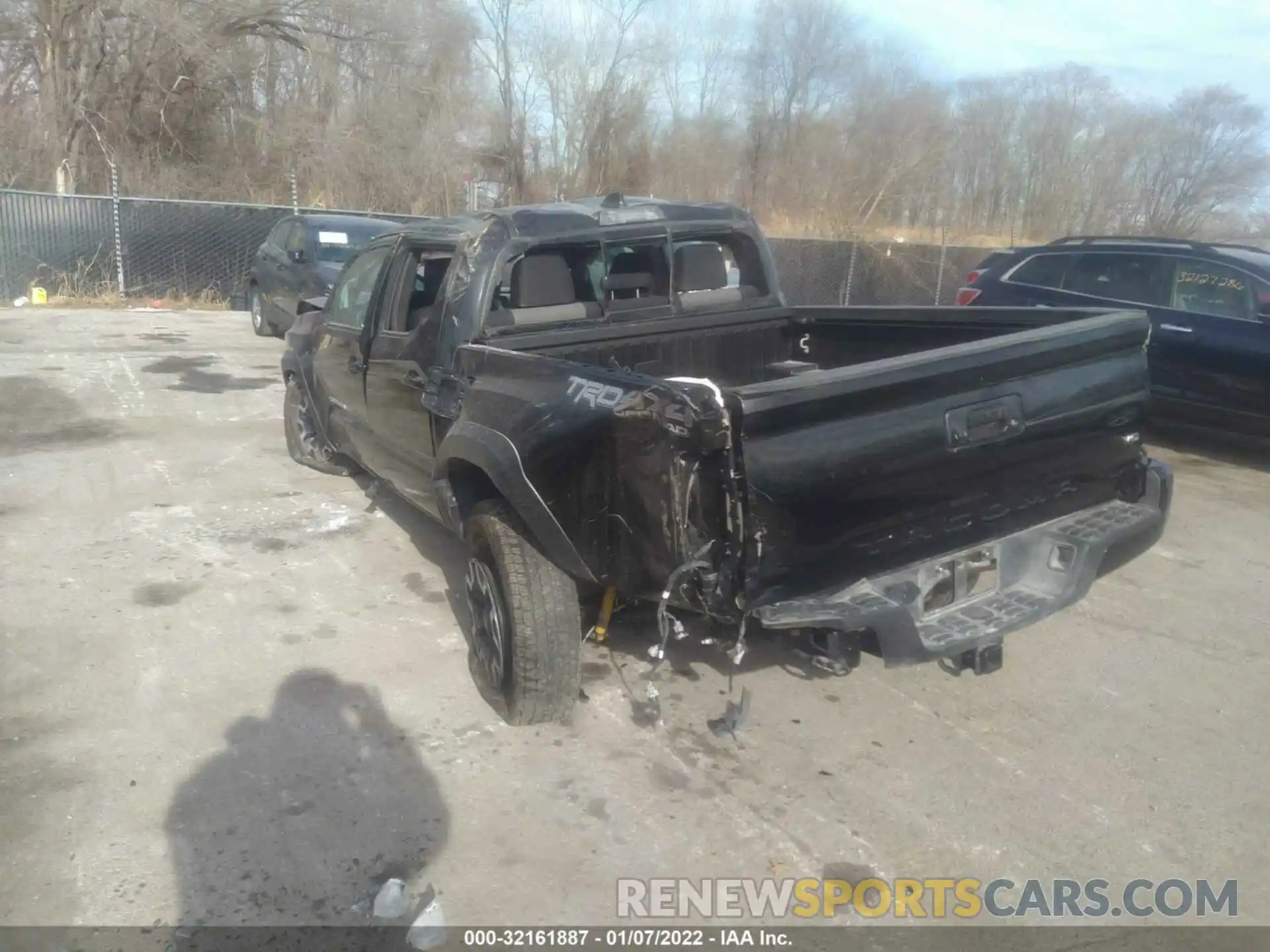 3 Photograph of a damaged car 5TFCZ5AN4MX267178 TOYOTA TACOMA 4WD 2021