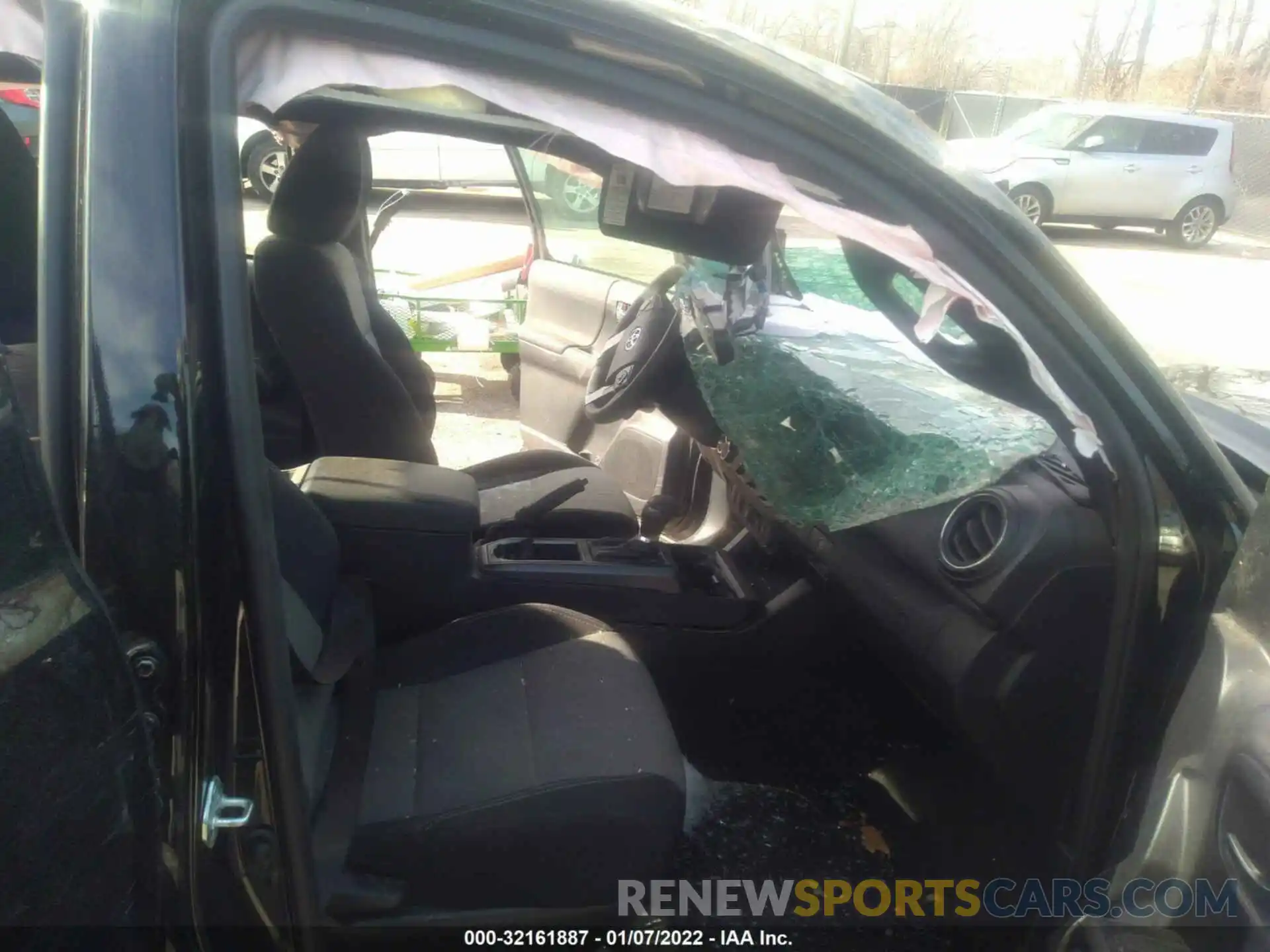 5 Photograph of a damaged car 5TFCZ5AN4MX267178 TOYOTA TACOMA 4WD 2021