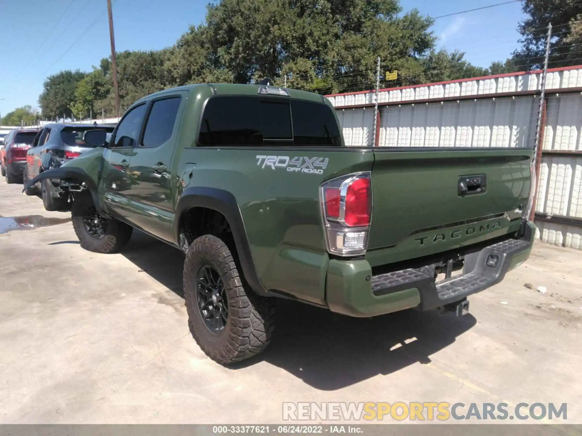 3 Photograph of a damaged car 5TFCZ5AN4MX275734 TOYOTA TACOMA 4WD 2021