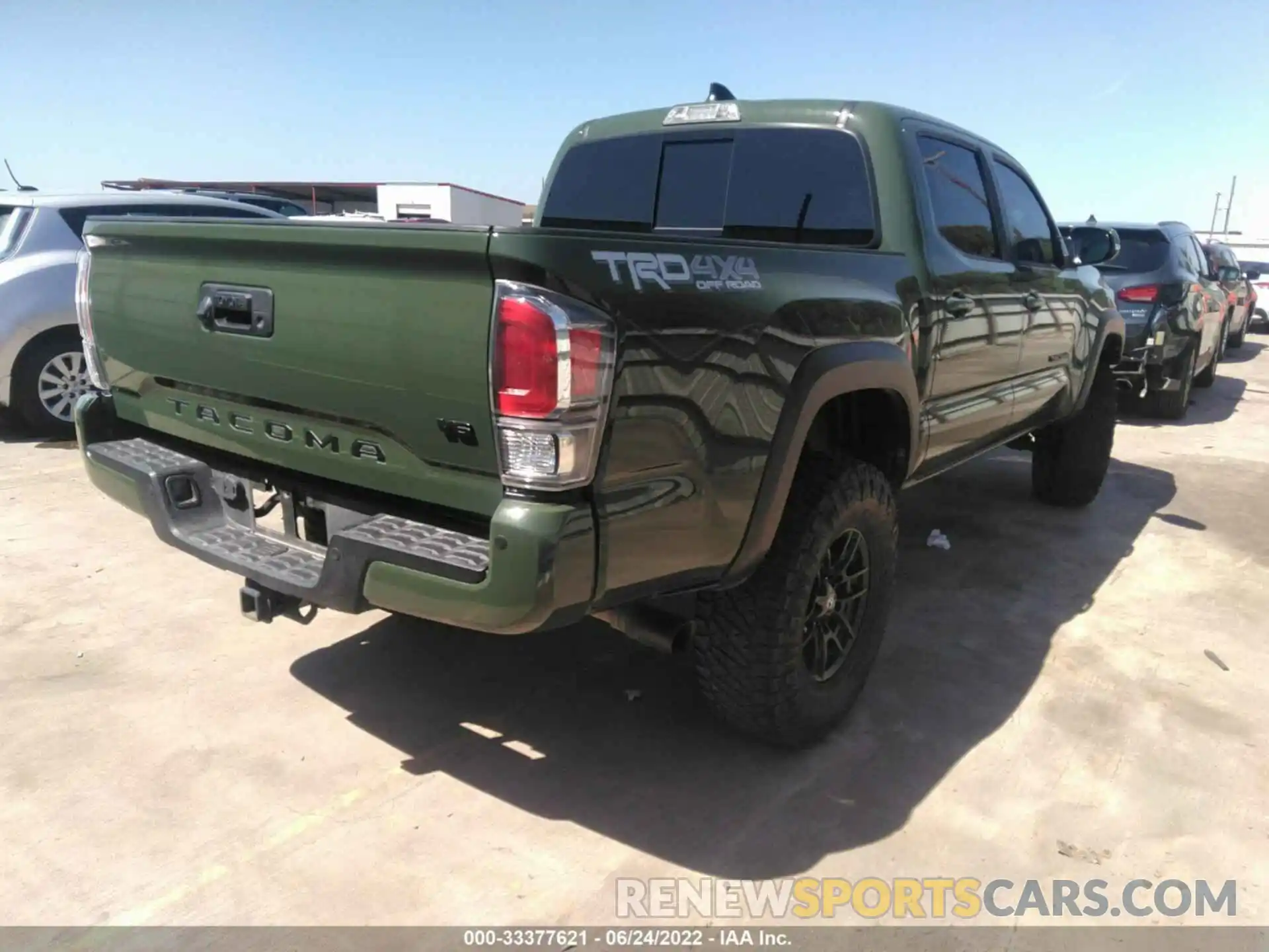 4 Фотография поврежденного автомобиля 5TFCZ5AN4MX275734 TOYOTA TACOMA 4WD 2021