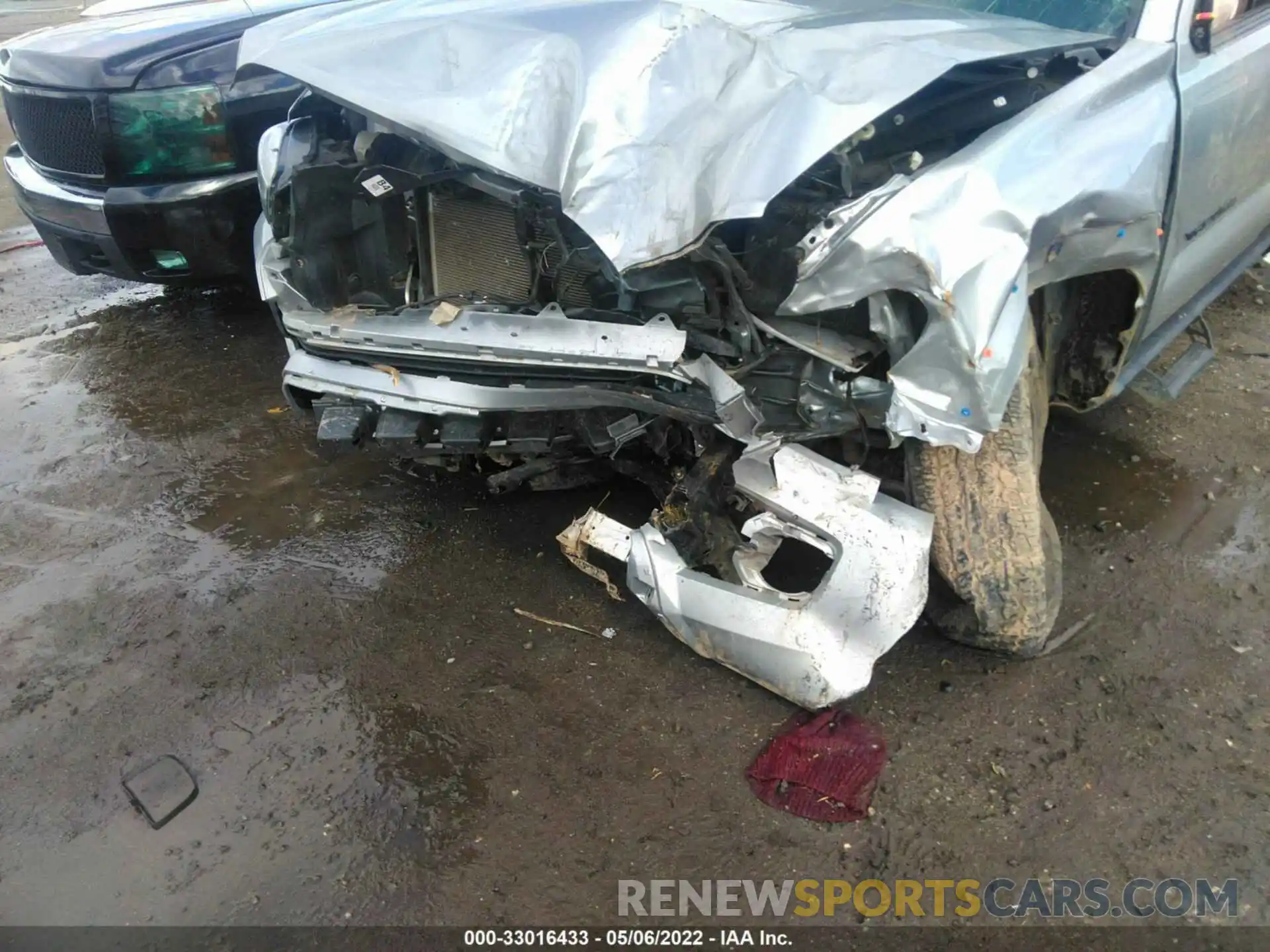 11 Photograph of a damaged car 5TFCZ5AN5MX249952 TOYOTA TACOMA 4WD 2021