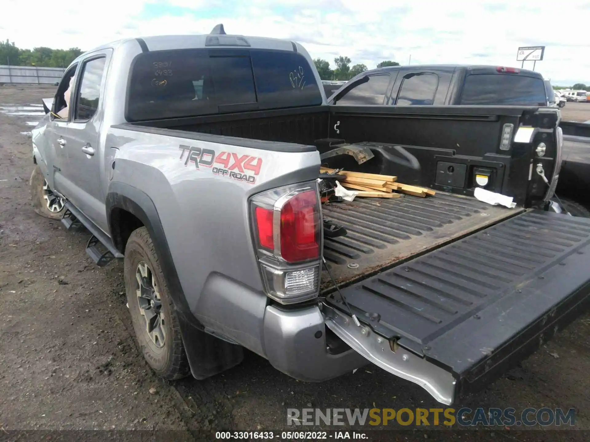 3 Photograph of a damaged car 5TFCZ5AN5MX249952 TOYOTA TACOMA 4WD 2021