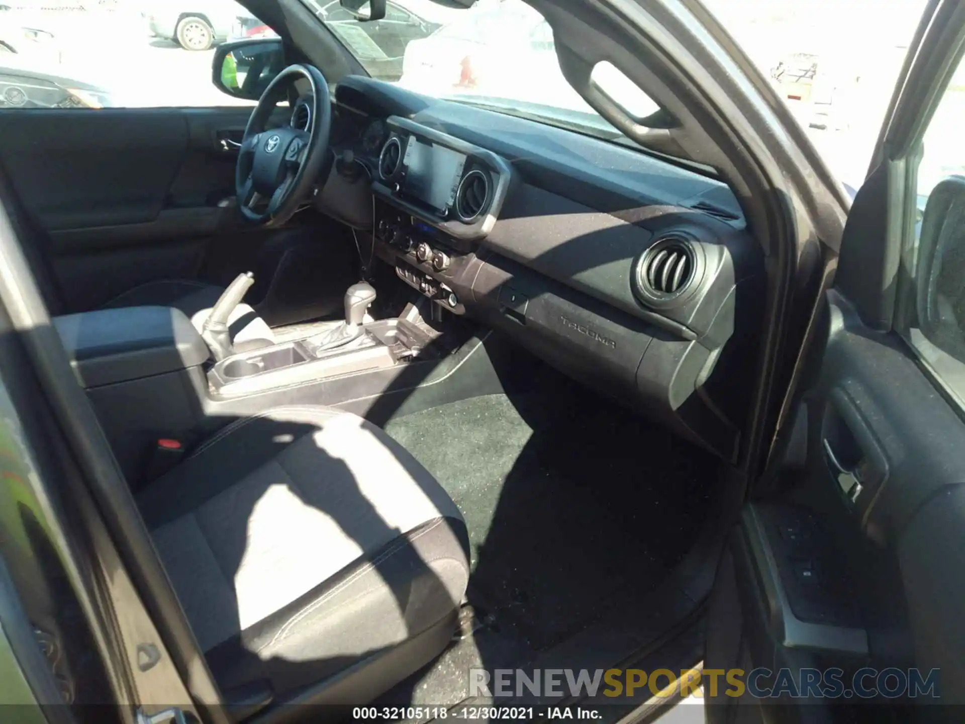 5 Photograph of a damaged car 5TFCZ5AN5MX263852 TOYOTA TACOMA 4WD 2021