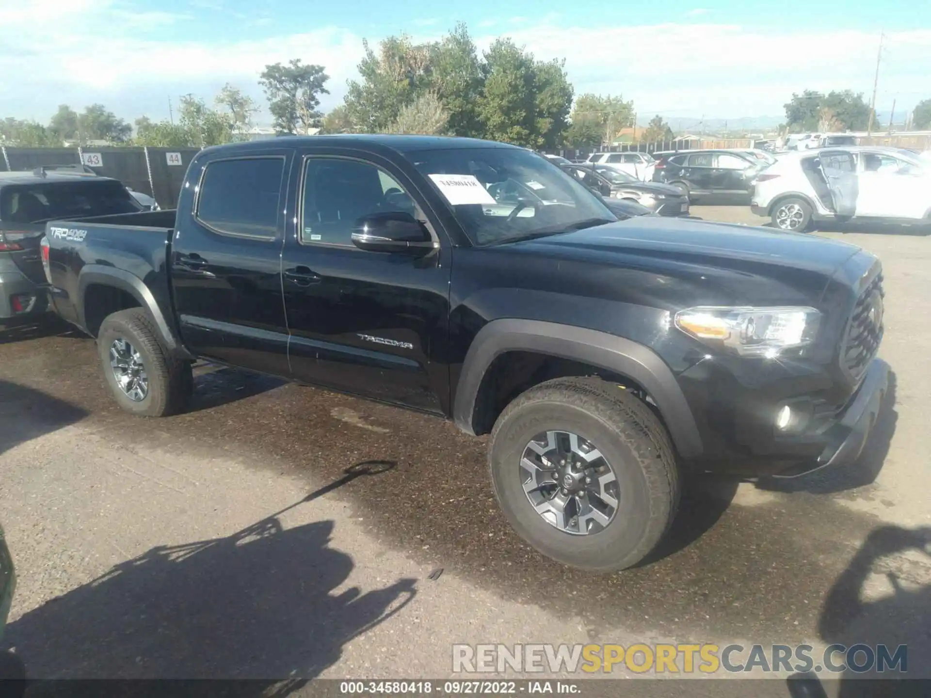 1 Фотография поврежденного автомобиля 5TFCZ5AN5MX270901 TOYOTA TACOMA 4WD 2021