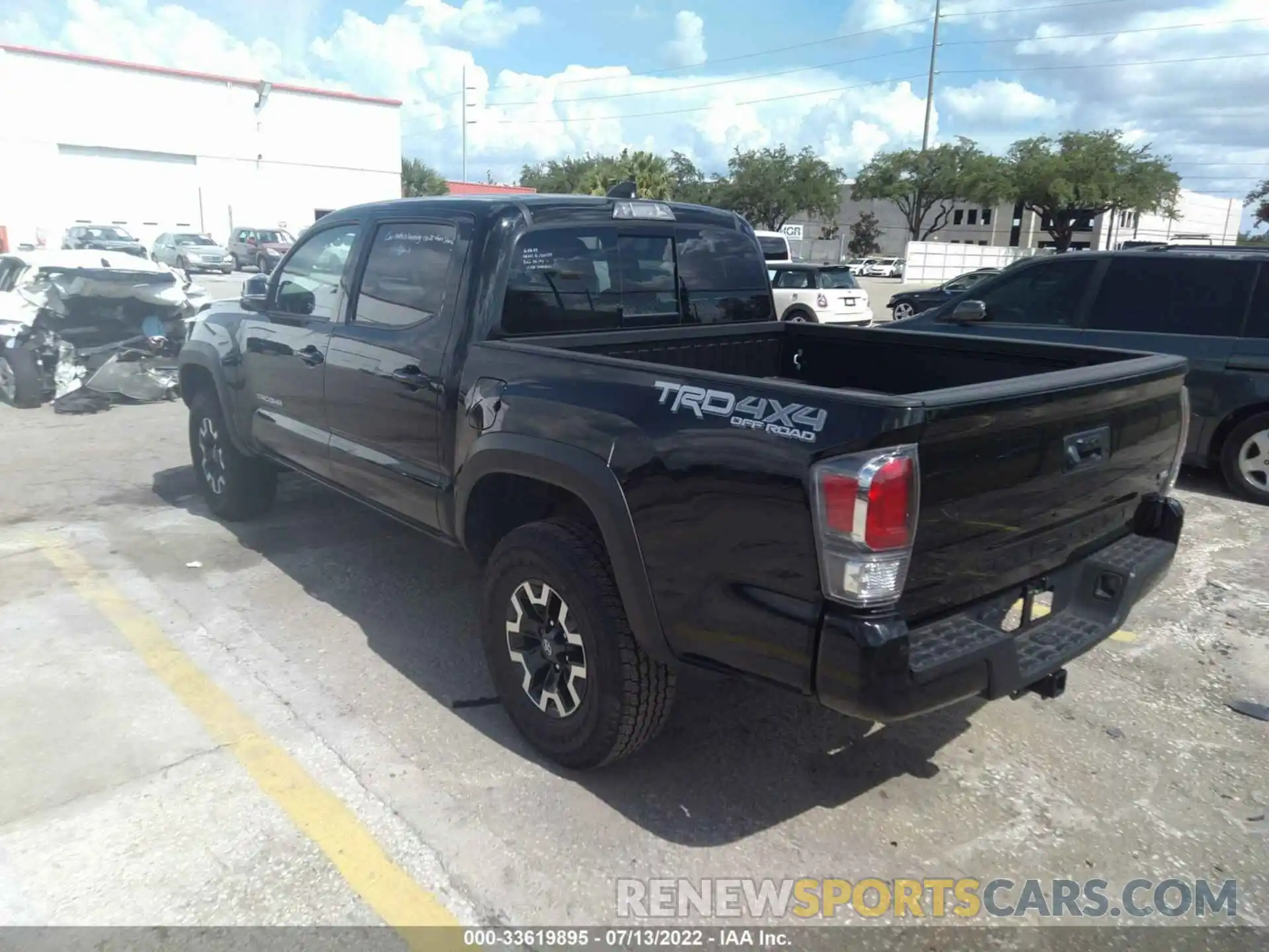 3 Photograph of a damaged car 5TFCZ5AN5MX271420 TOYOTA TACOMA 4WD 2021