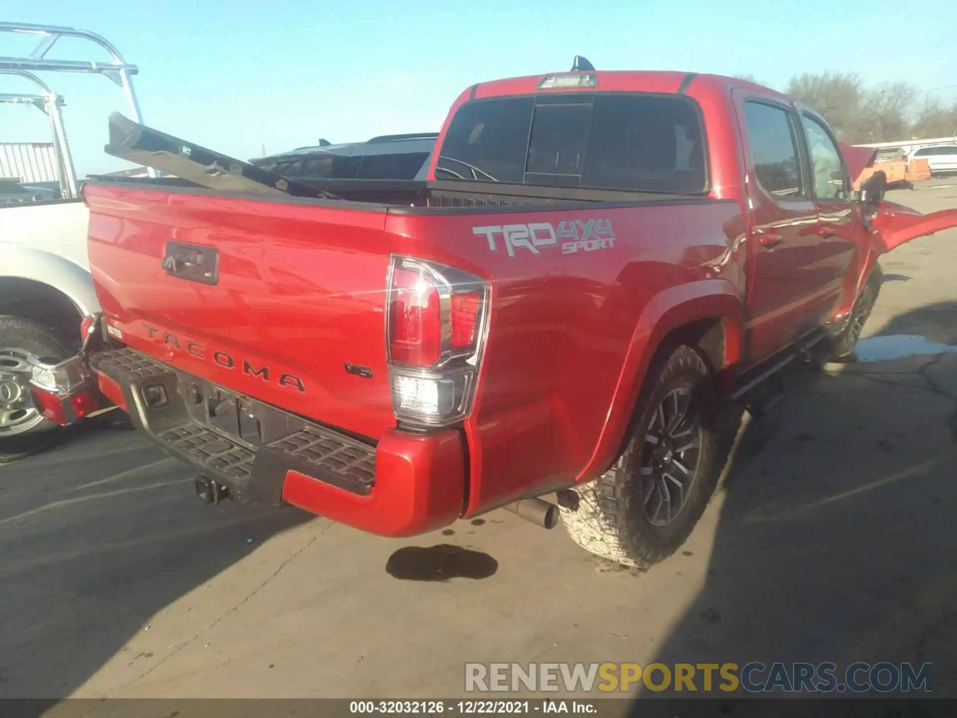 4 Фотография поврежденного автомобиля 5TFCZ5AN5MX276133 TOYOTA TACOMA 4WD 2021