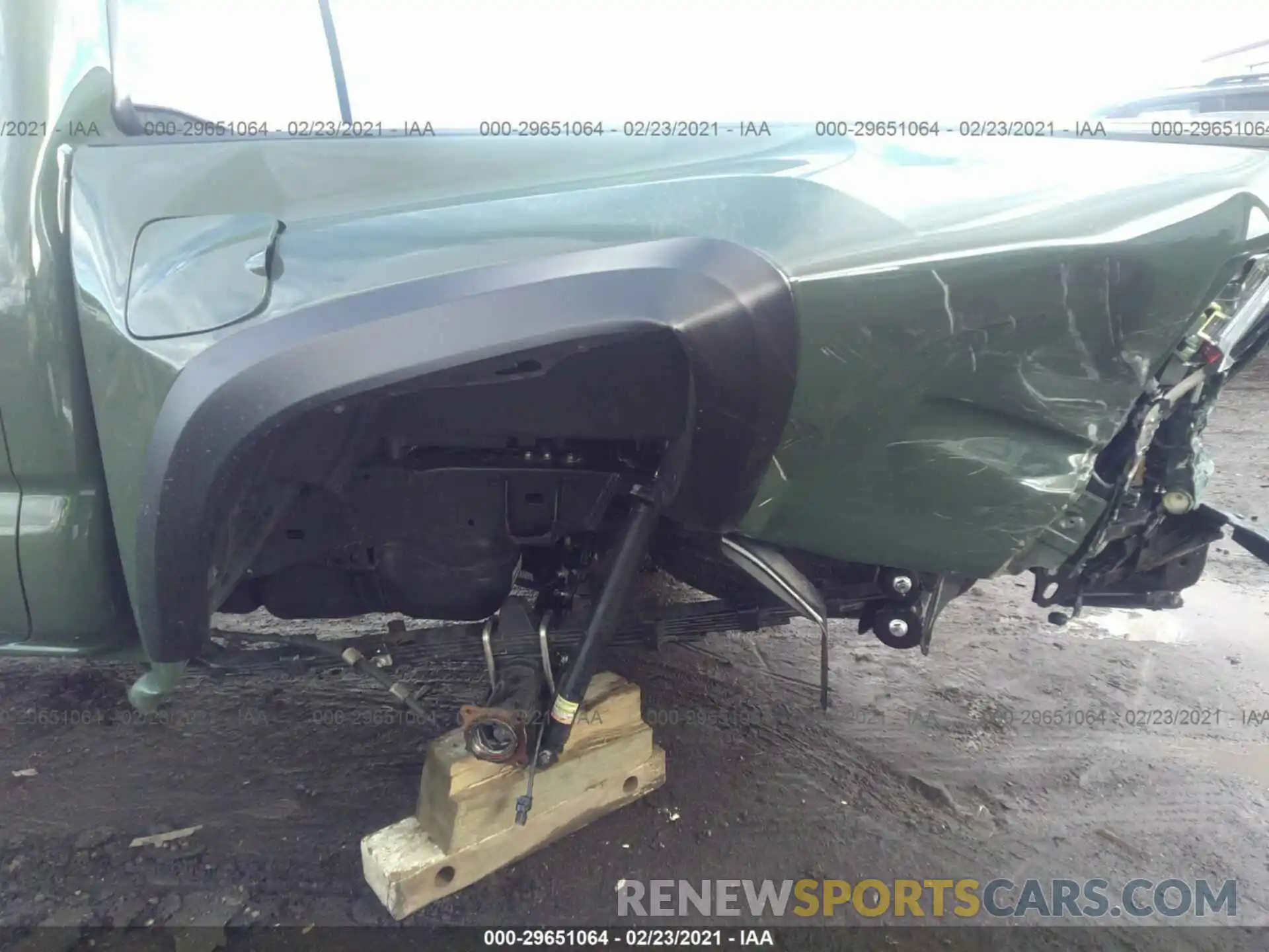 6 Фотография поврежденного автомобиля 5TFCZ5AN6MX255825 TOYOTA TACOMA 4WD 2021