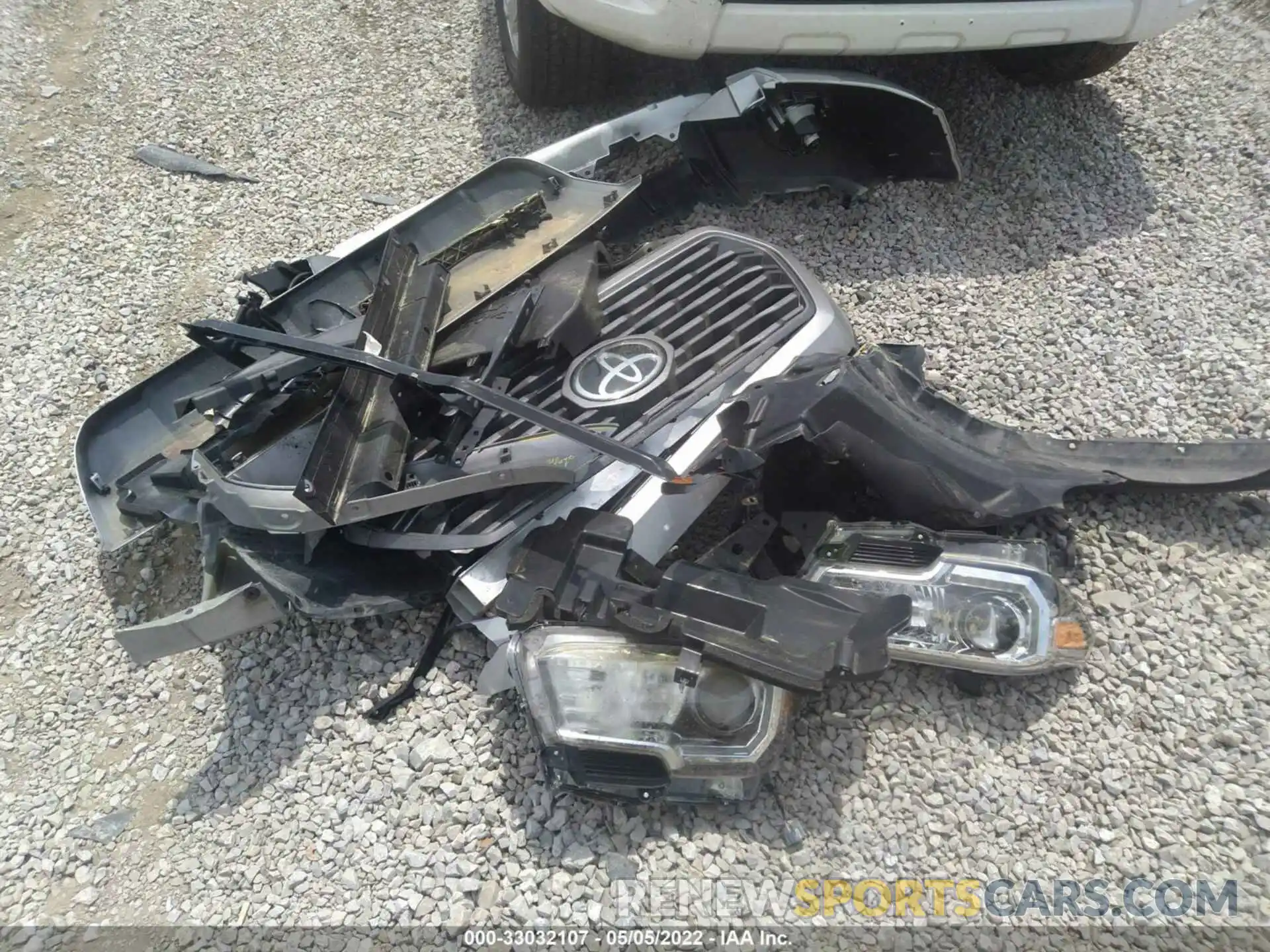 12 Photograph of a damaged car 5TFCZ5AN6MX257199 TOYOTA TACOMA 4WD 2021