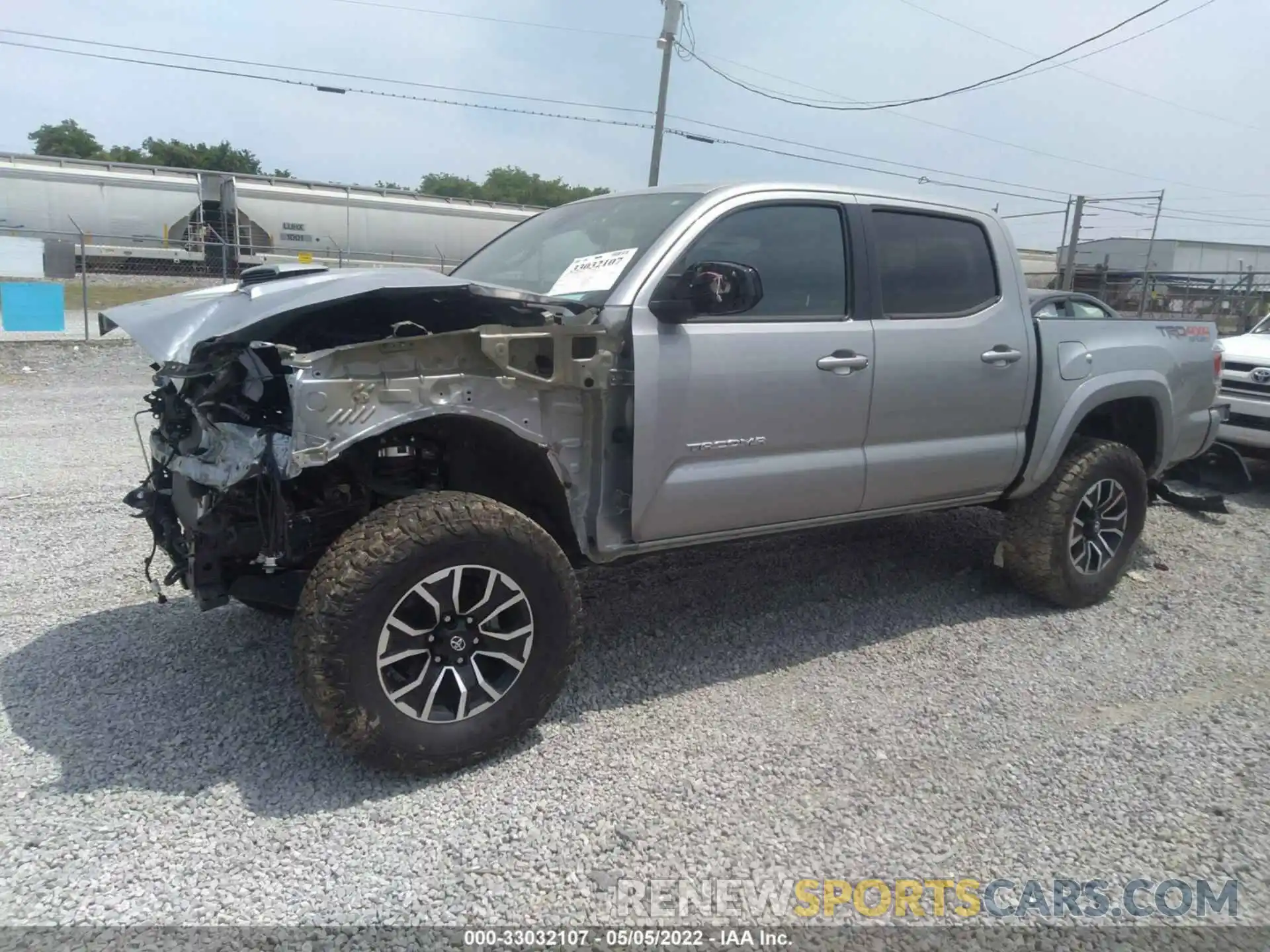 2 Photograph of a damaged car 5TFCZ5AN6MX257199 TOYOTA TACOMA 4WD 2021