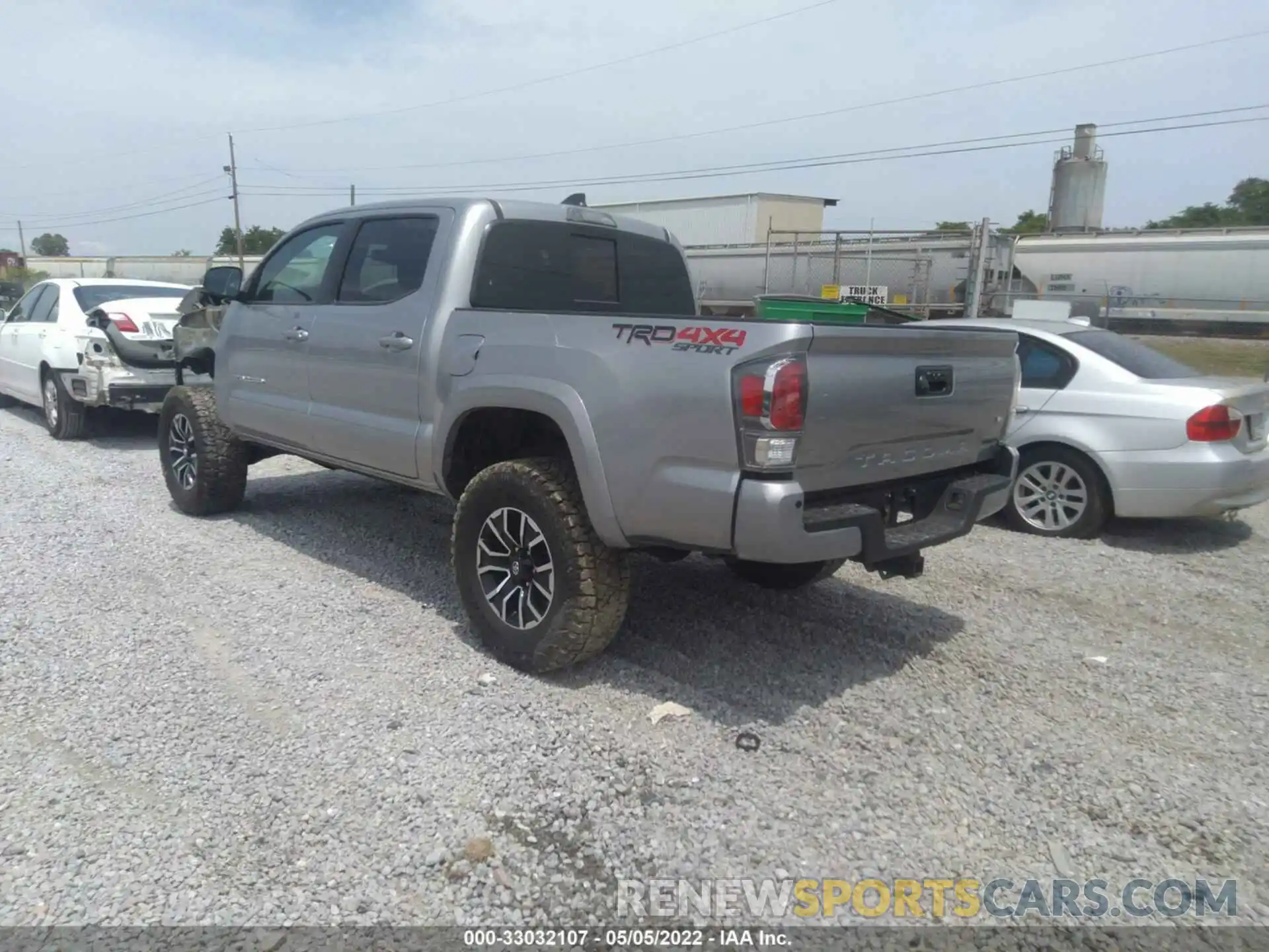 3 Фотография поврежденного автомобиля 5TFCZ5AN6MX257199 TOYOTA TACOMA 4WD 2021