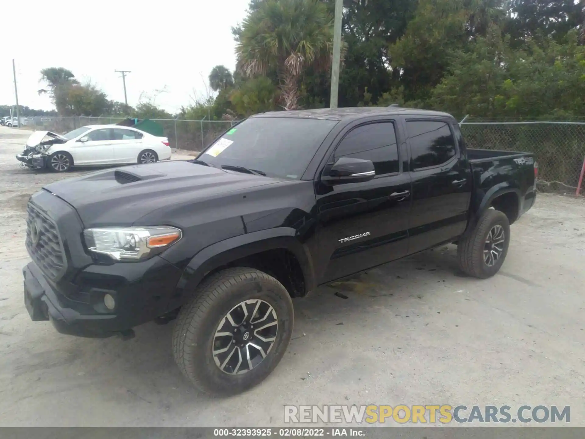 2 Photograph of a damaged car 5TFCZ5AN6MX257932 TOYOTA TACOMA 4WD 2021