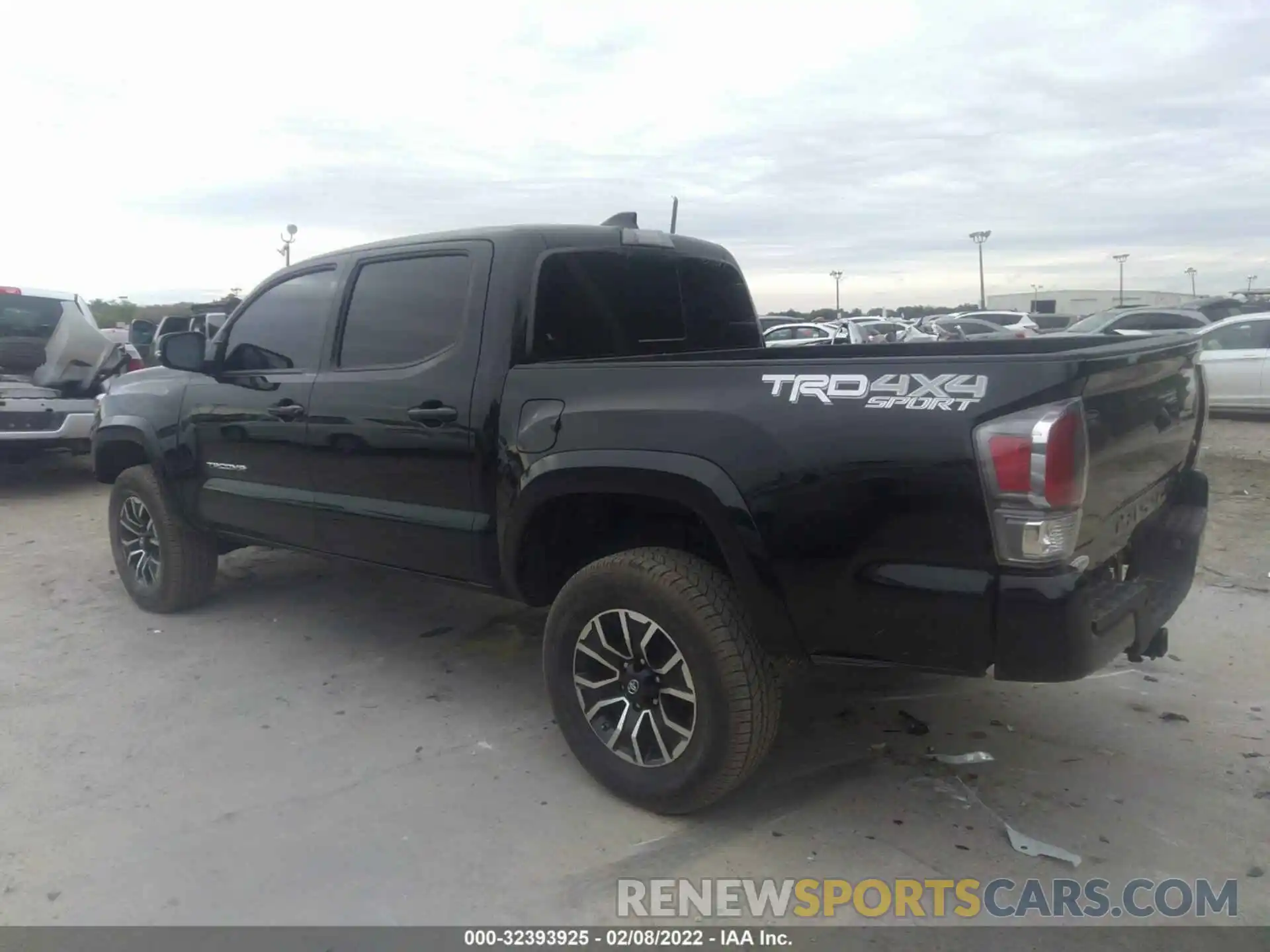 3 Photograph of a damaged car 5TFCZ5AN6MX257932 TOYOTA TACOMA 4WD 2021