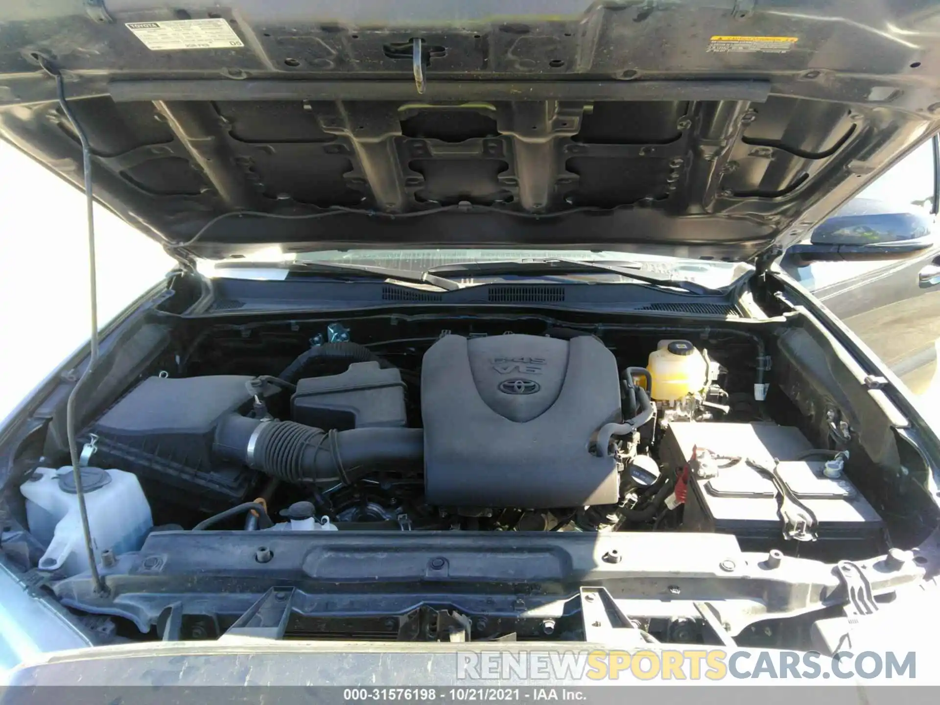 10 Photograph of a damaged car 5TFCZ5AN6MX259289 TOYOTA TACOMA 4WD 2021